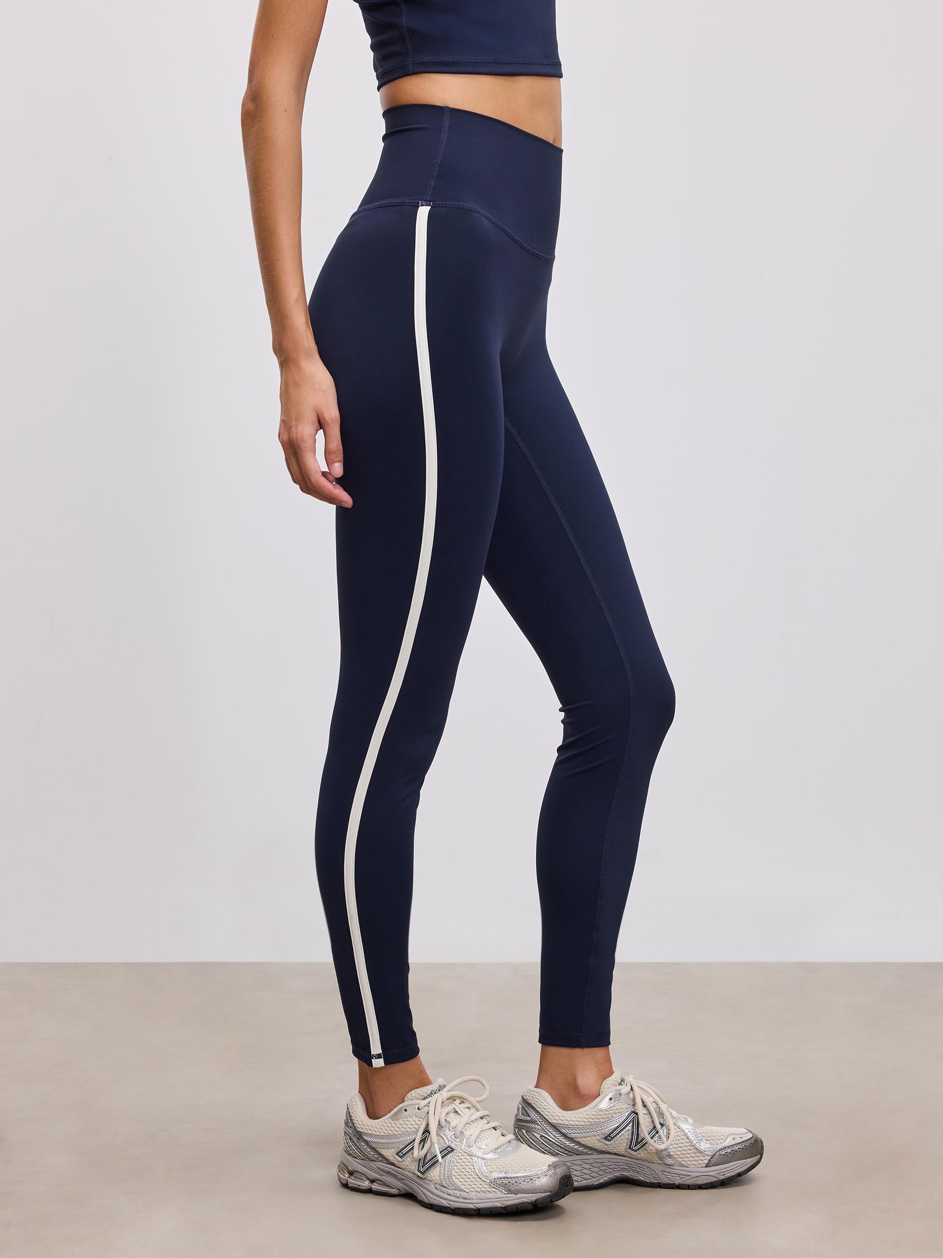 Womens Contrast Piping Active Legging in Navy