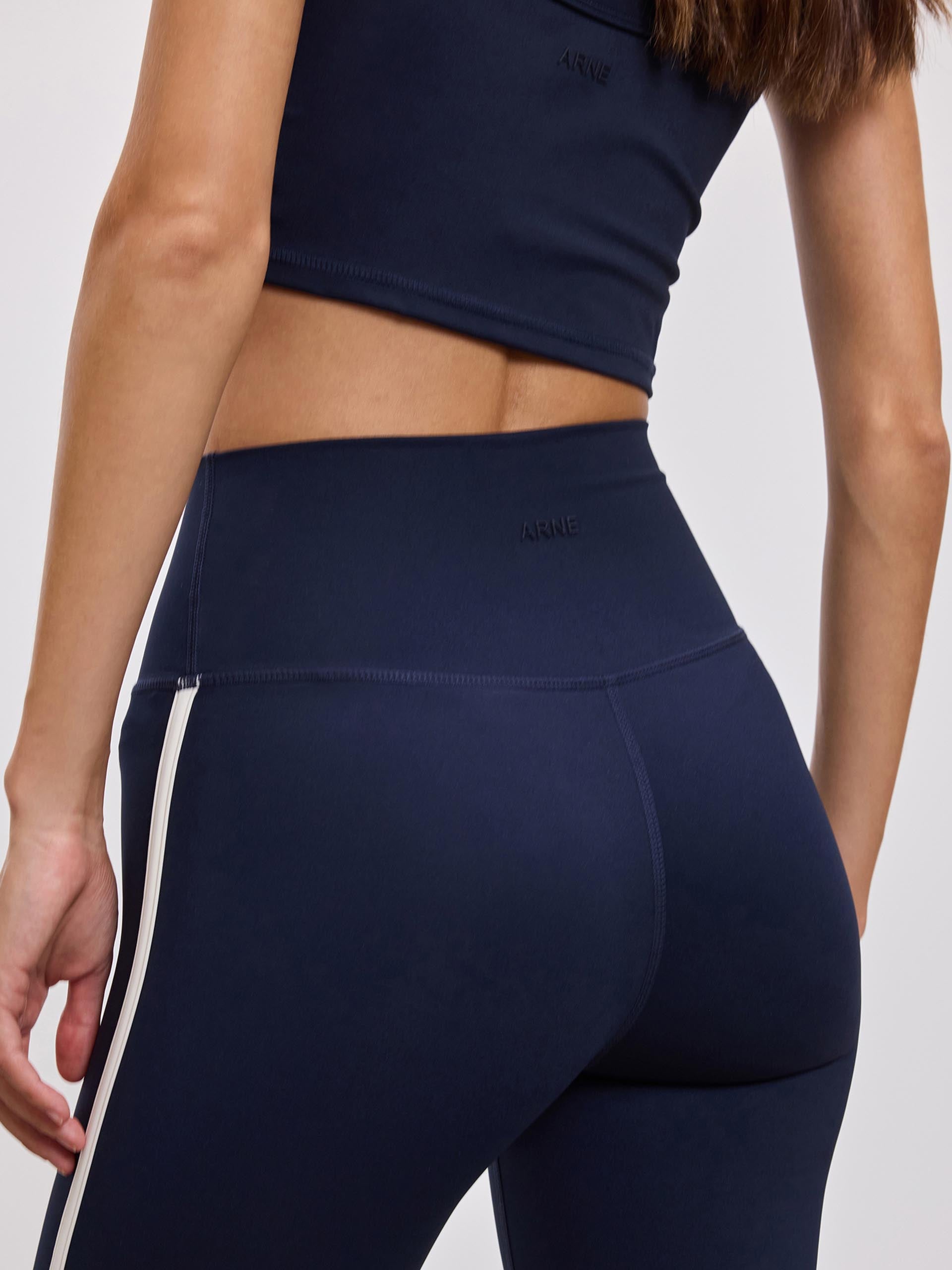Womens Contrast Piping Active Legging in Navy