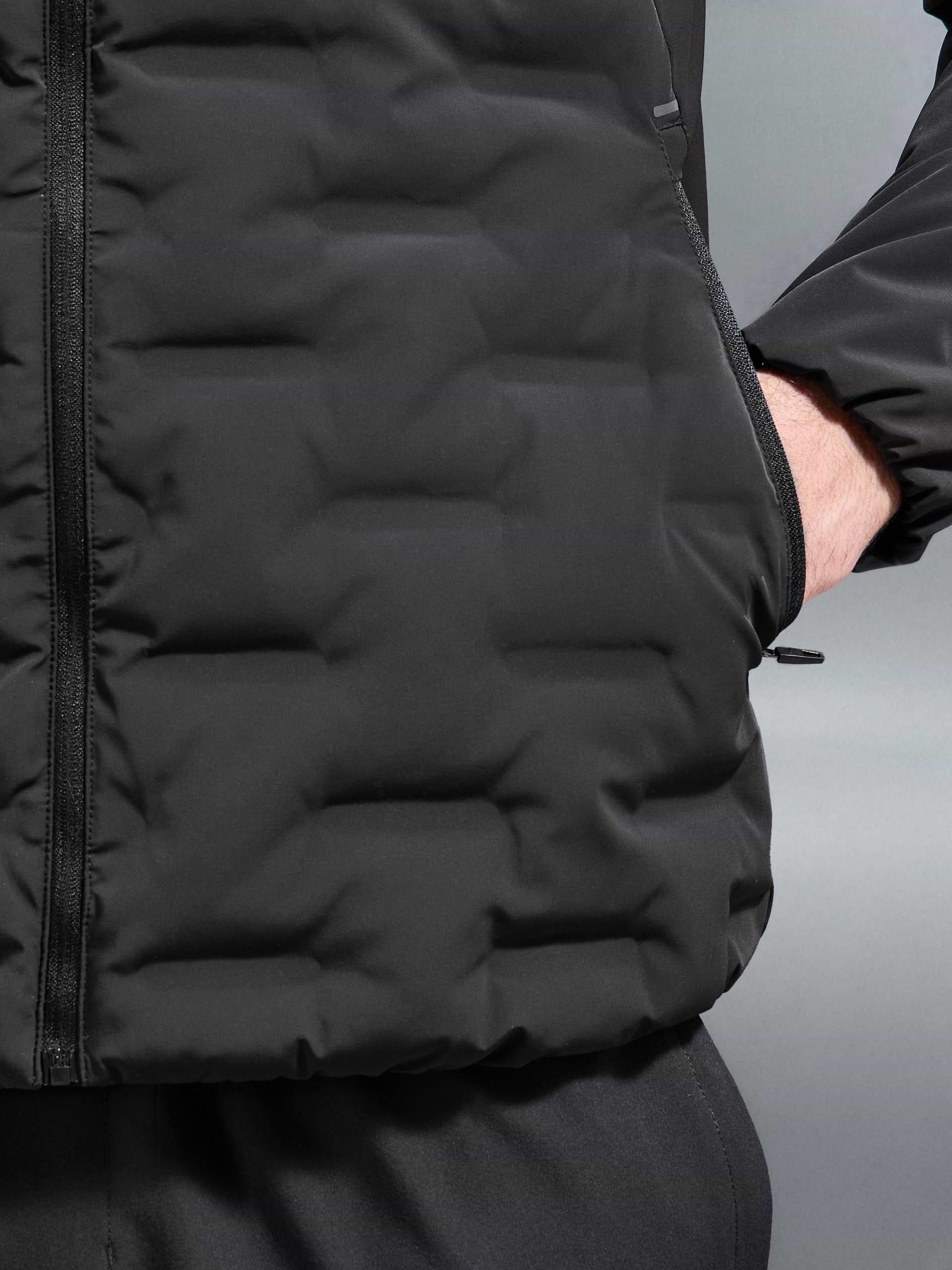 Active Quilted Windbreaker in Black
