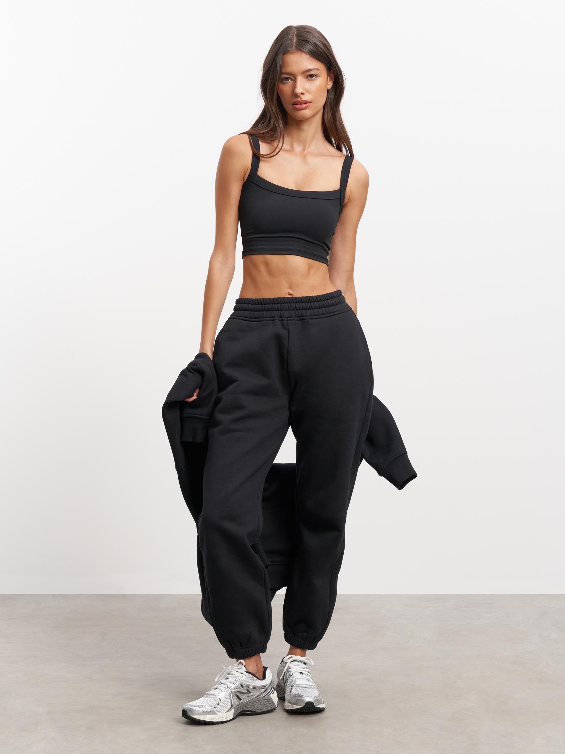 Womens Relaxed Cuffed Jogger in Black