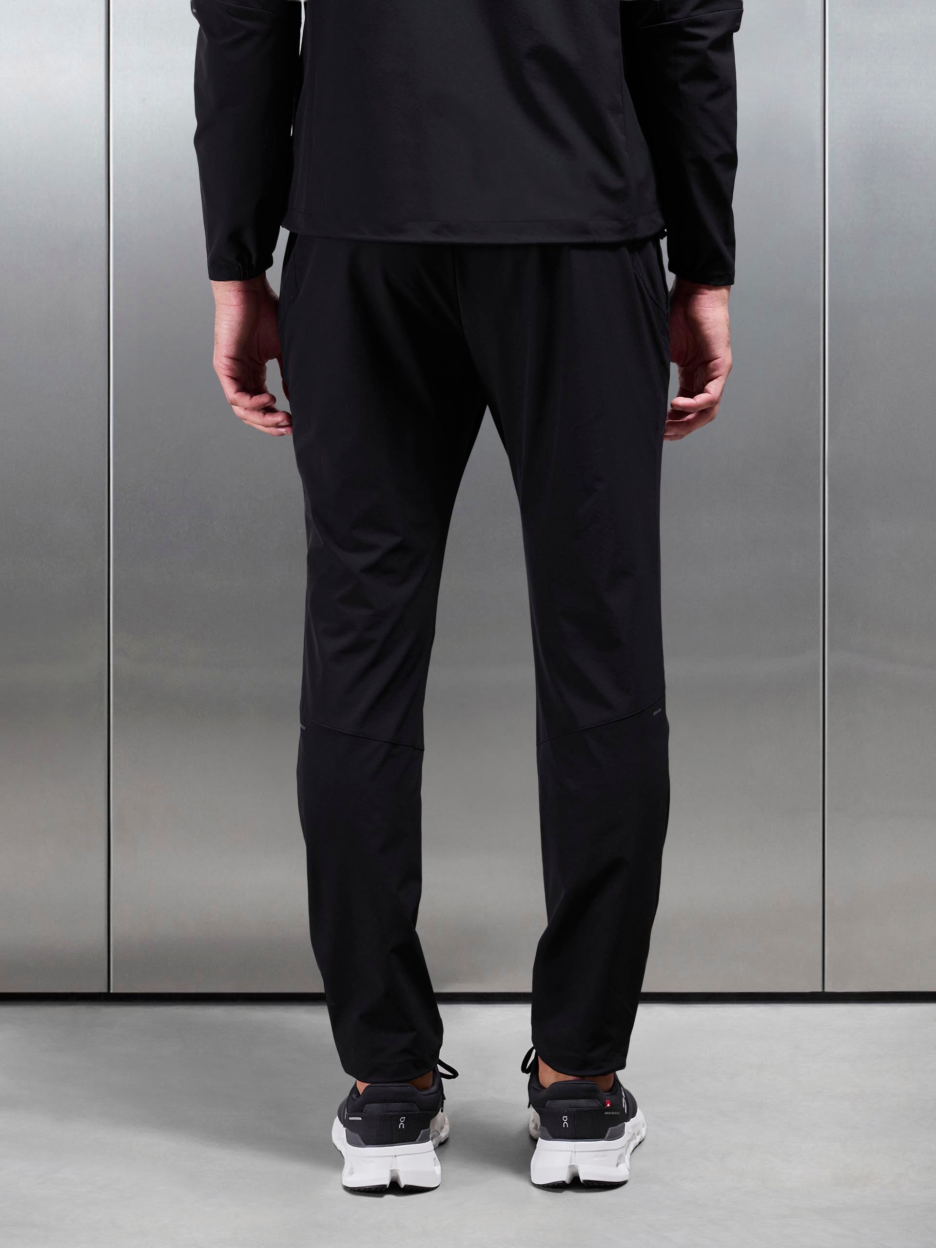 Active Trackpant in Black