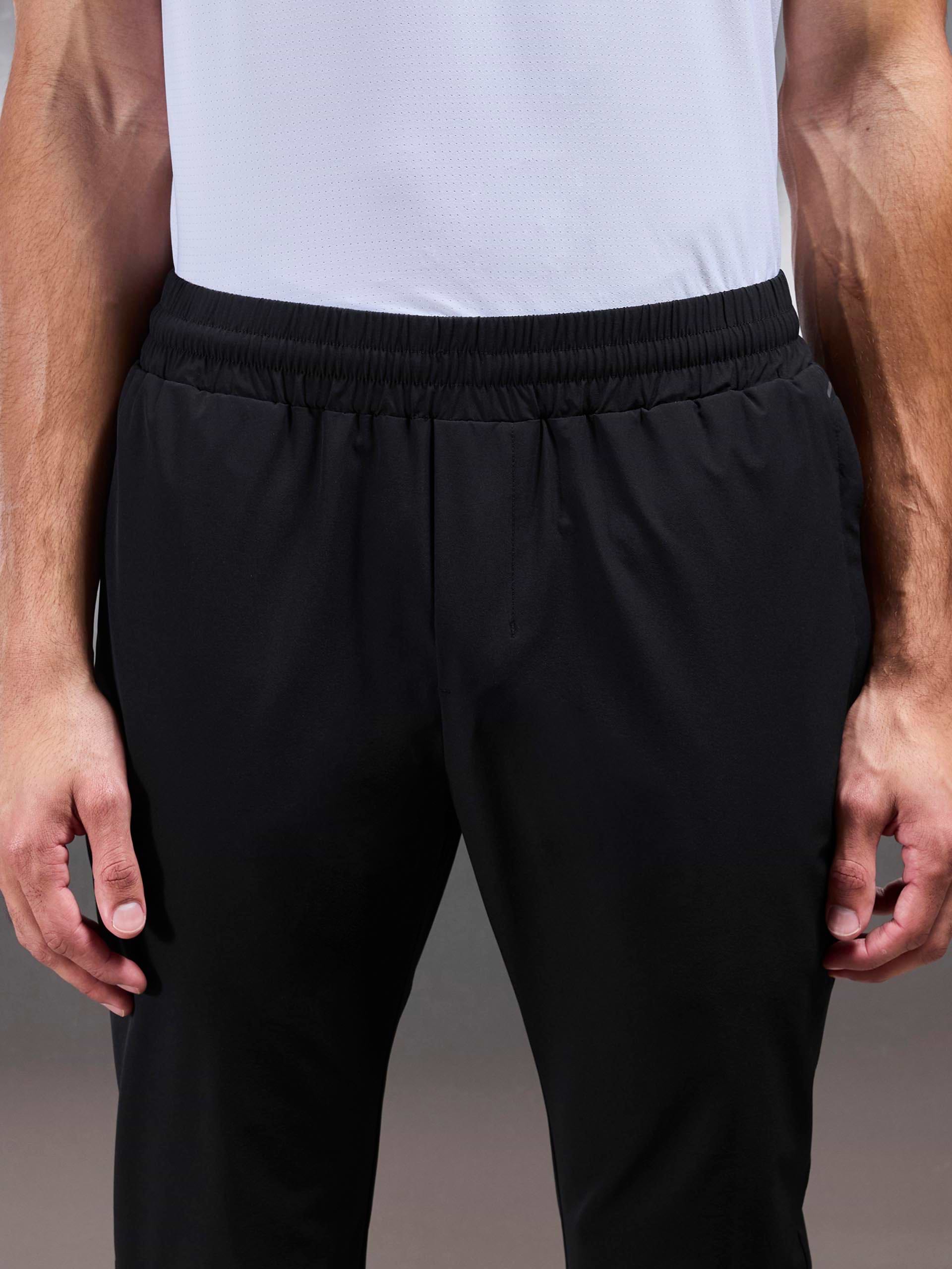Active Trackpant in Black