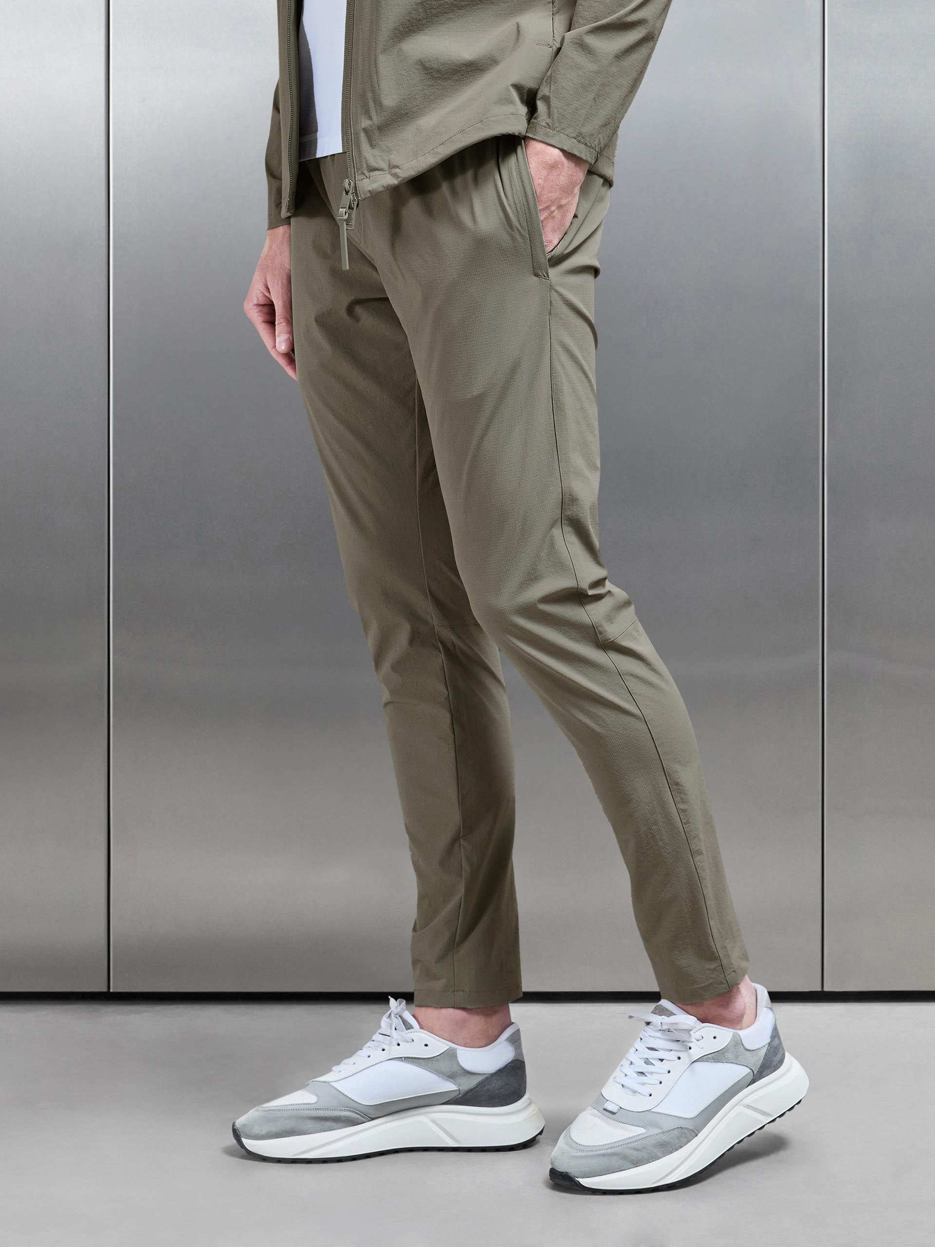 Active Technical Tapered Trackpant in Olive