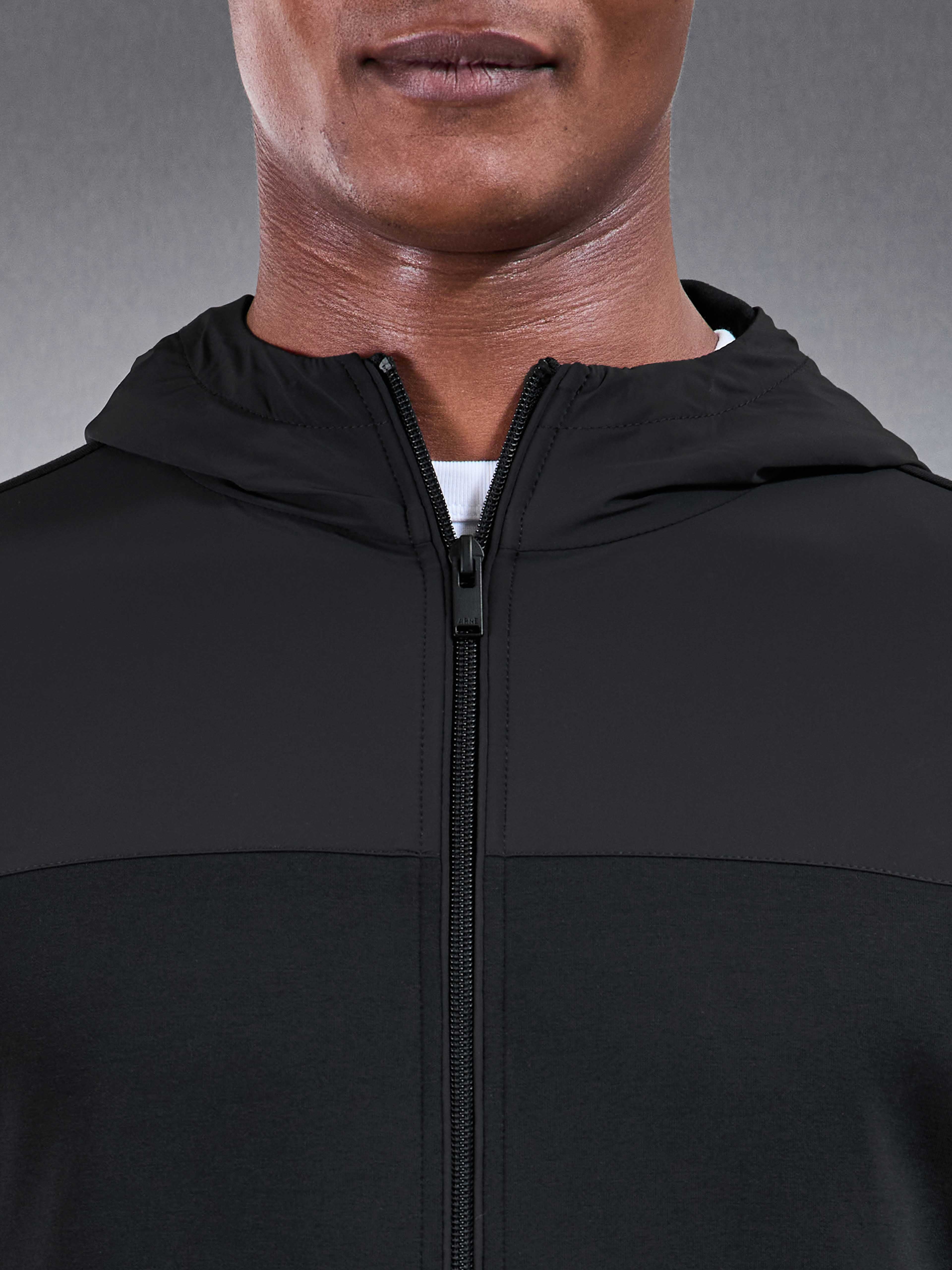 Apex Hybrid Jersey Windbreaker in Black