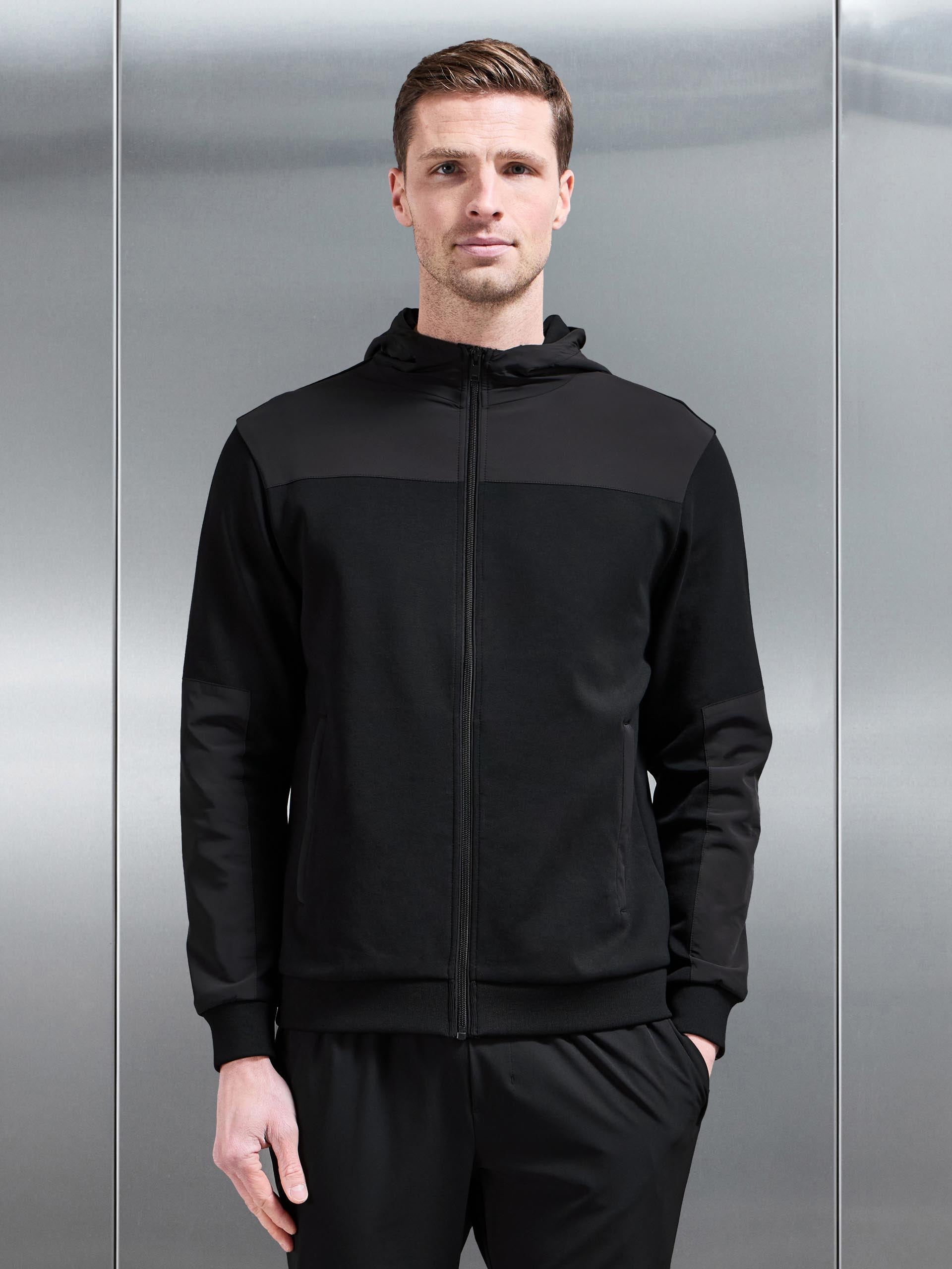 Apex Hybrid Jersey Windbreaker in Black