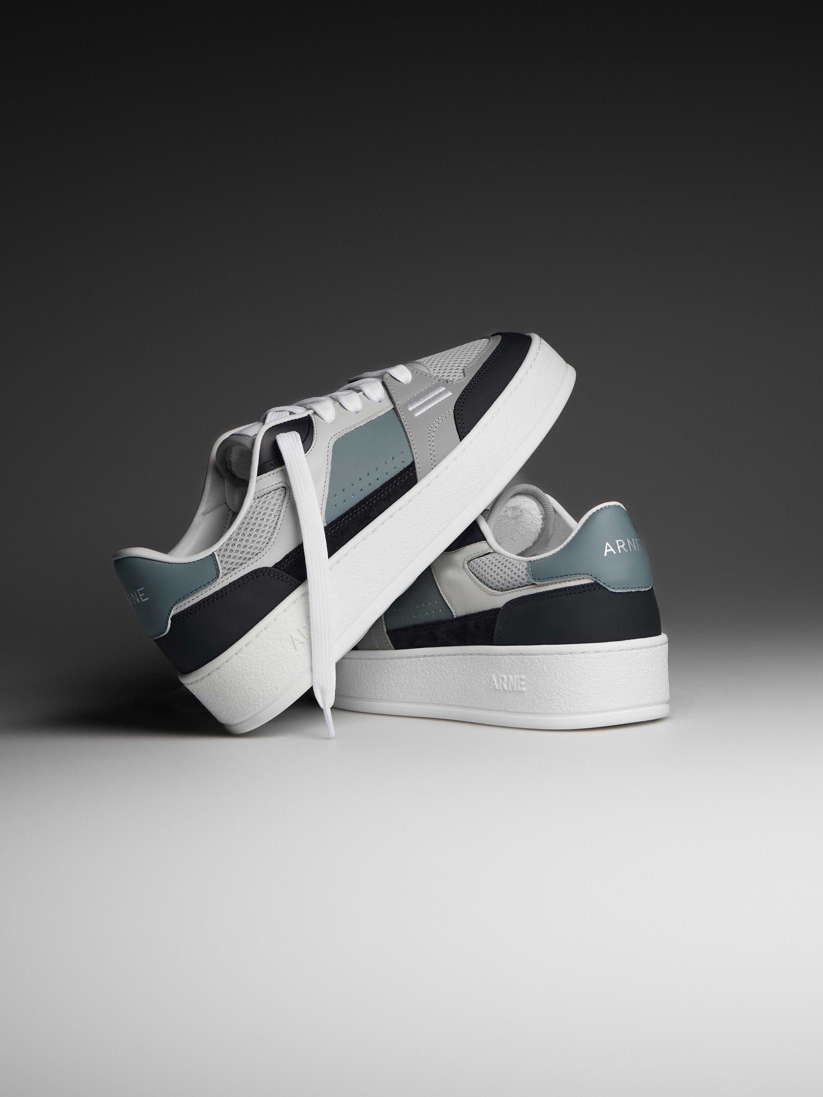 Arena Trainer 2.0 in Air Force Blue