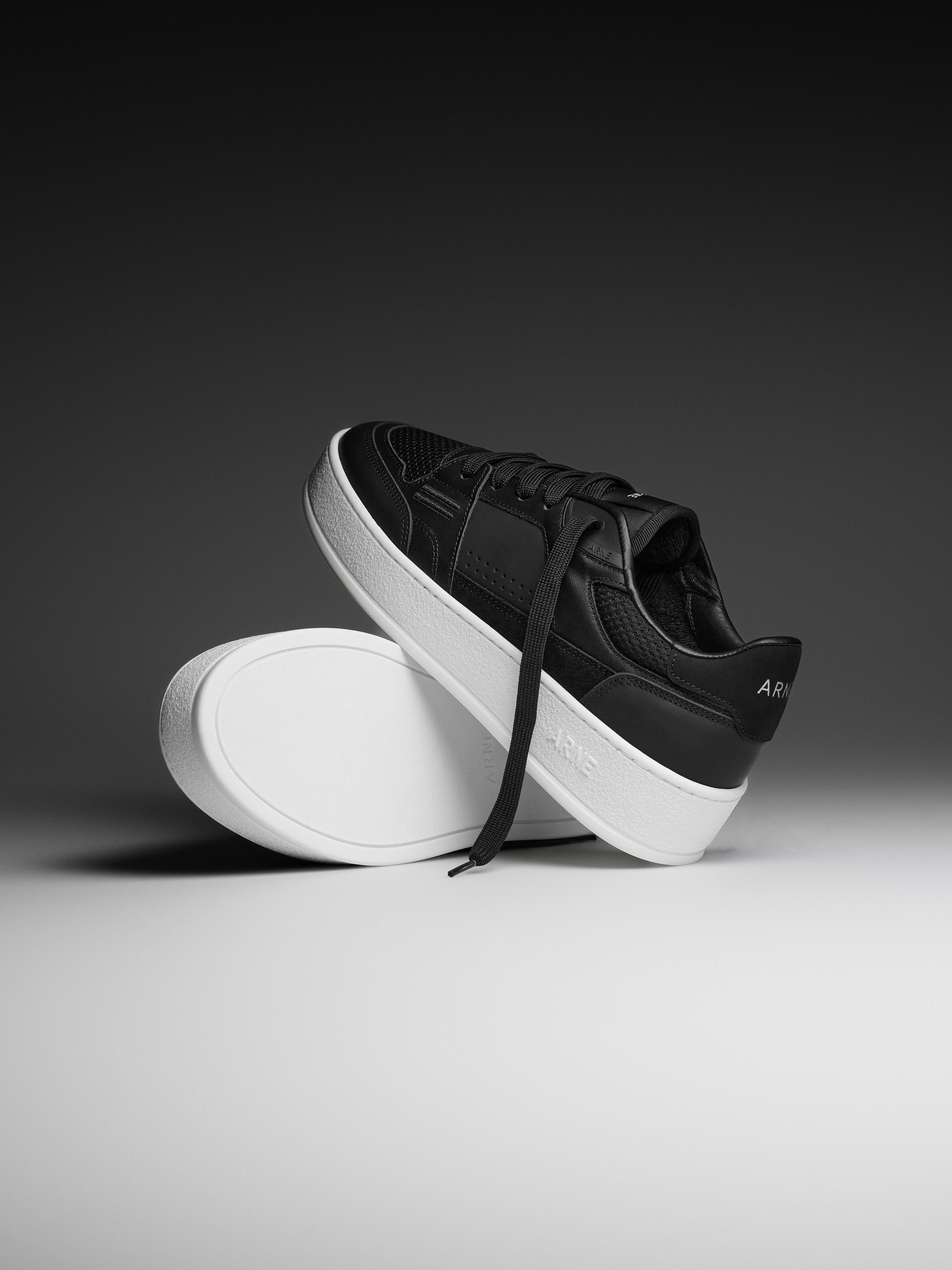 Arena Trainer 2.0 in Black