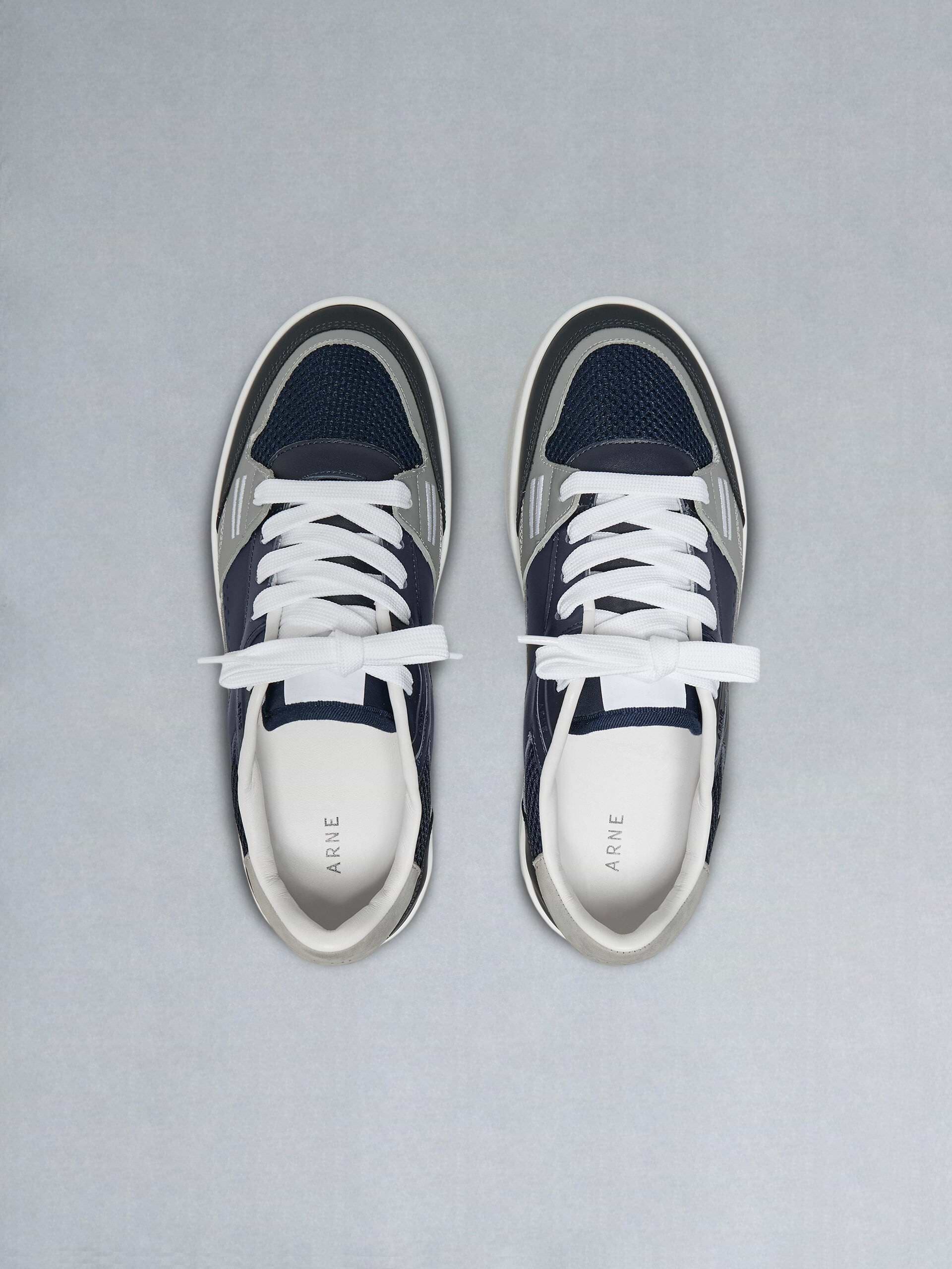 Arena Trainer 2.0 in Navy Grey