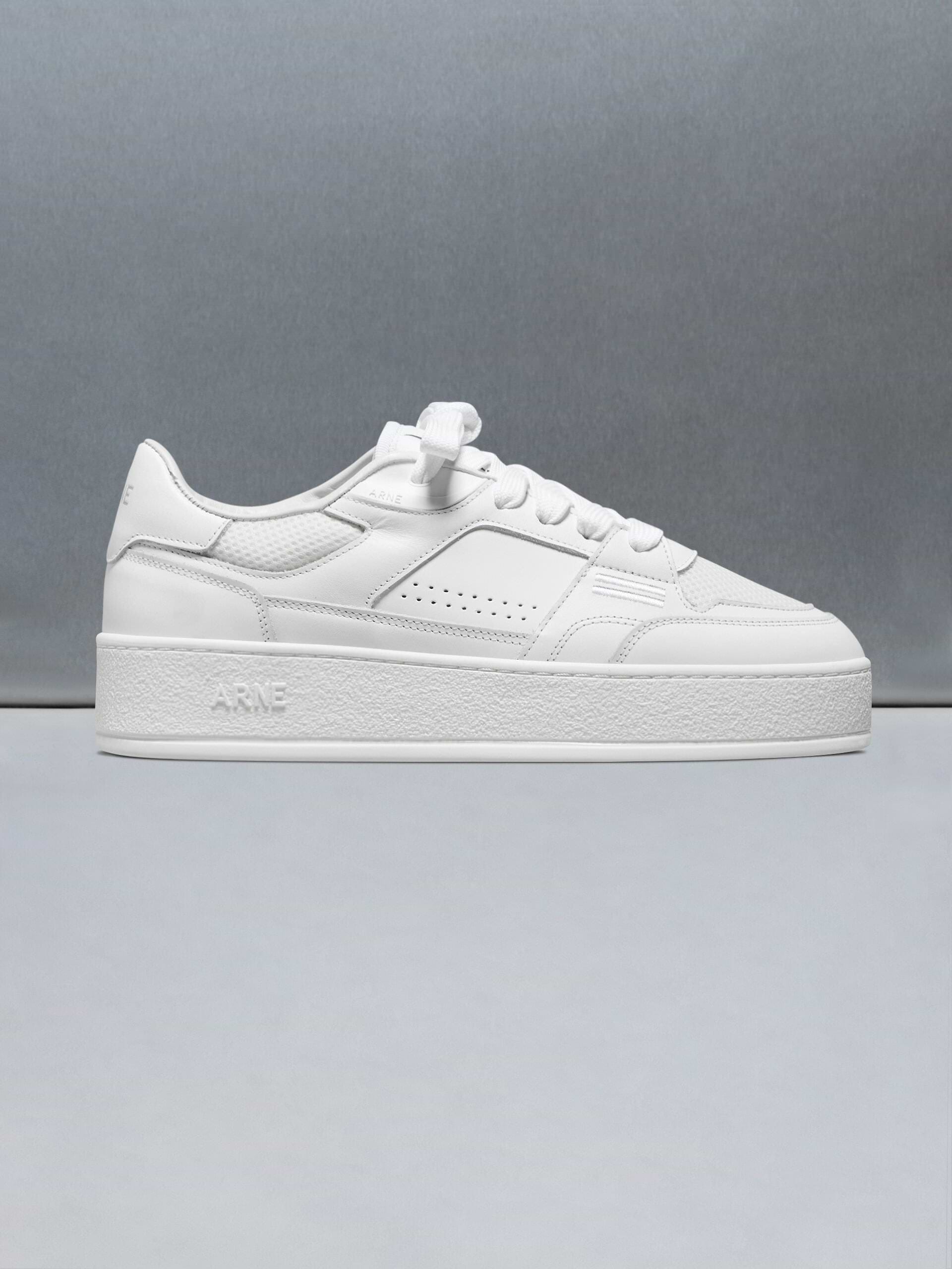 Arena Trainer 2.0 in Triple White