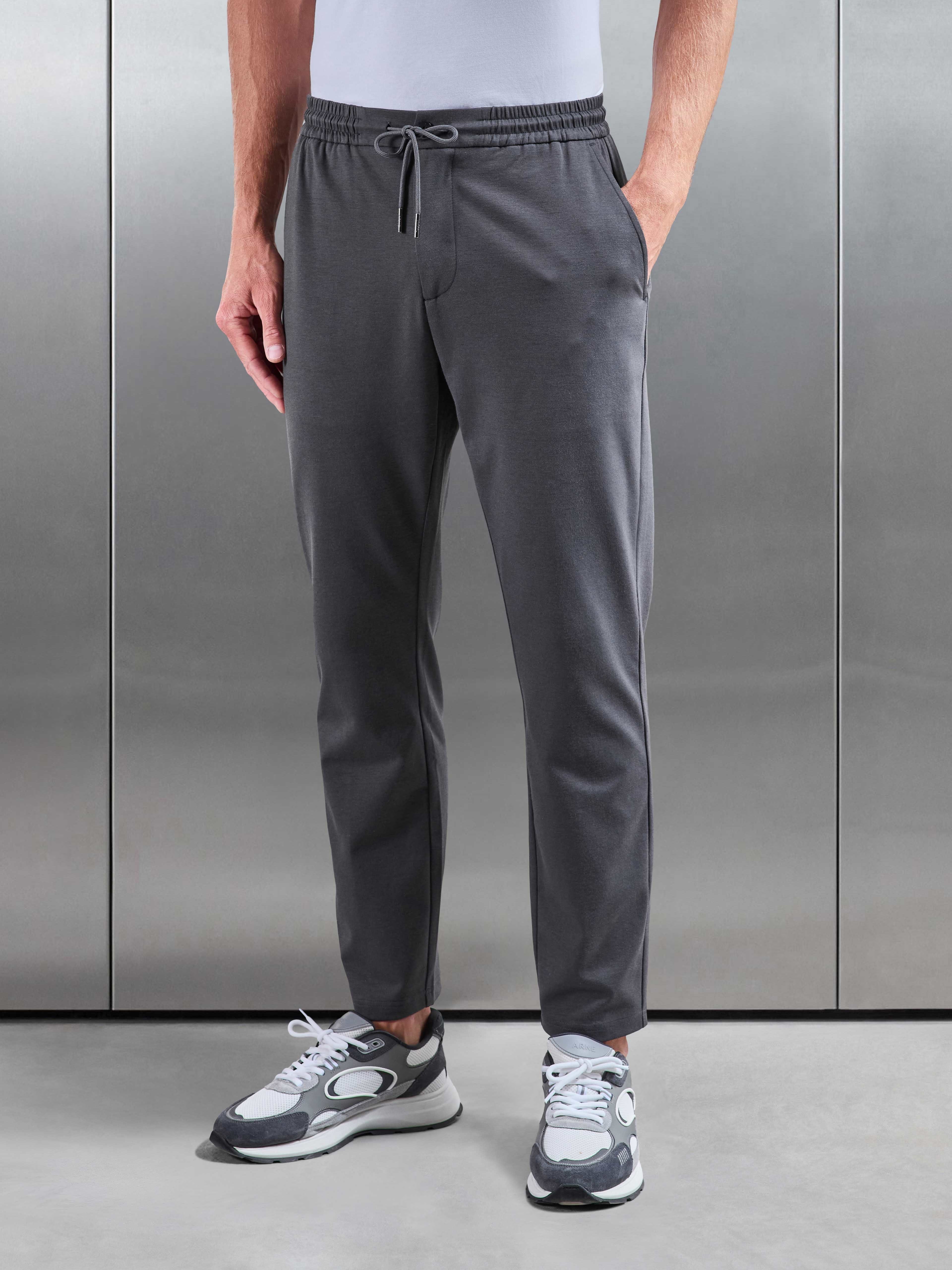 Athleisure Jogger in Dark Grey