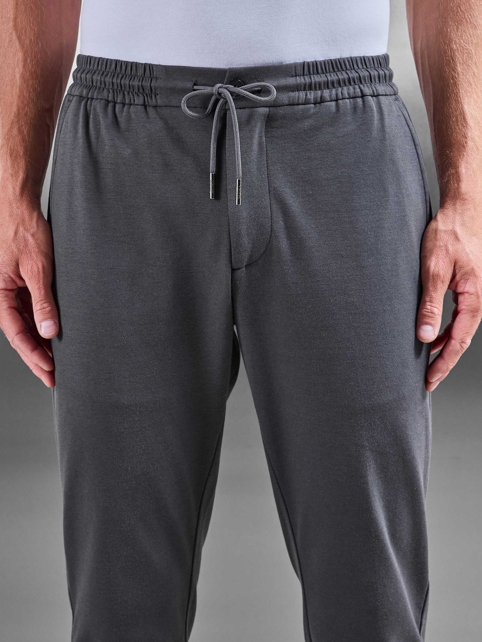 Athleisure Jogger in Dark Grey