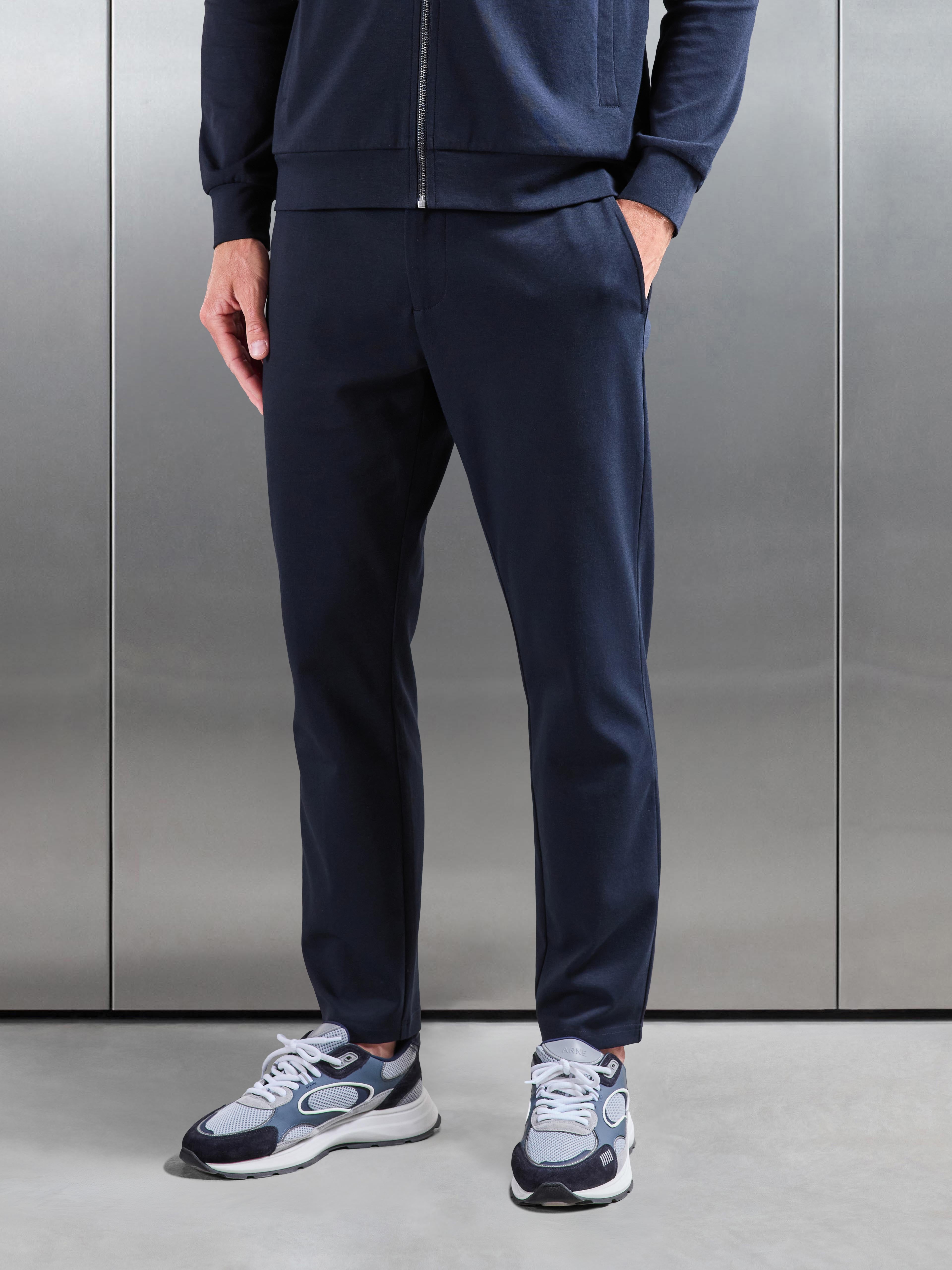 Athleisure Jogger in Navy