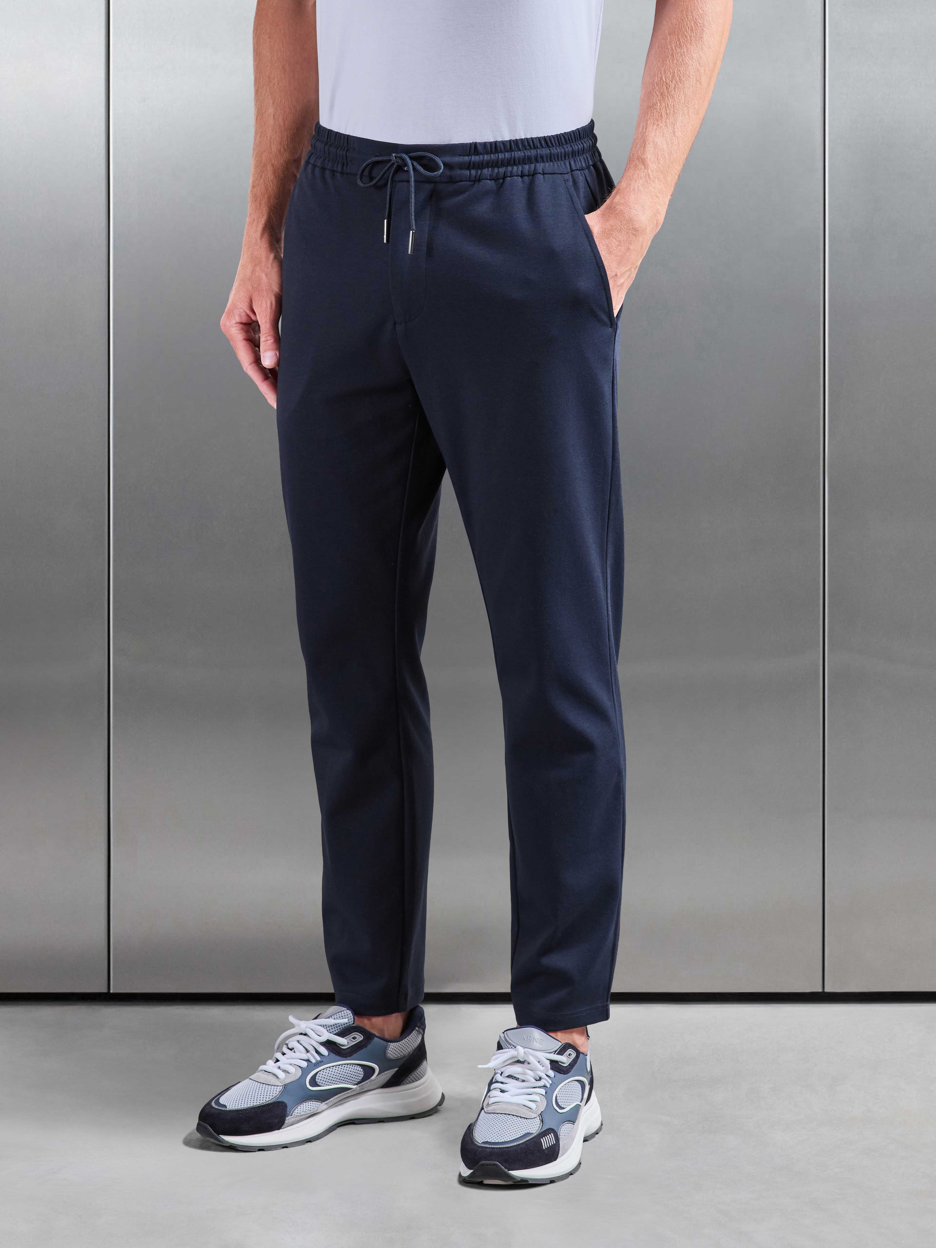 Athleisure Jogger in Navy
