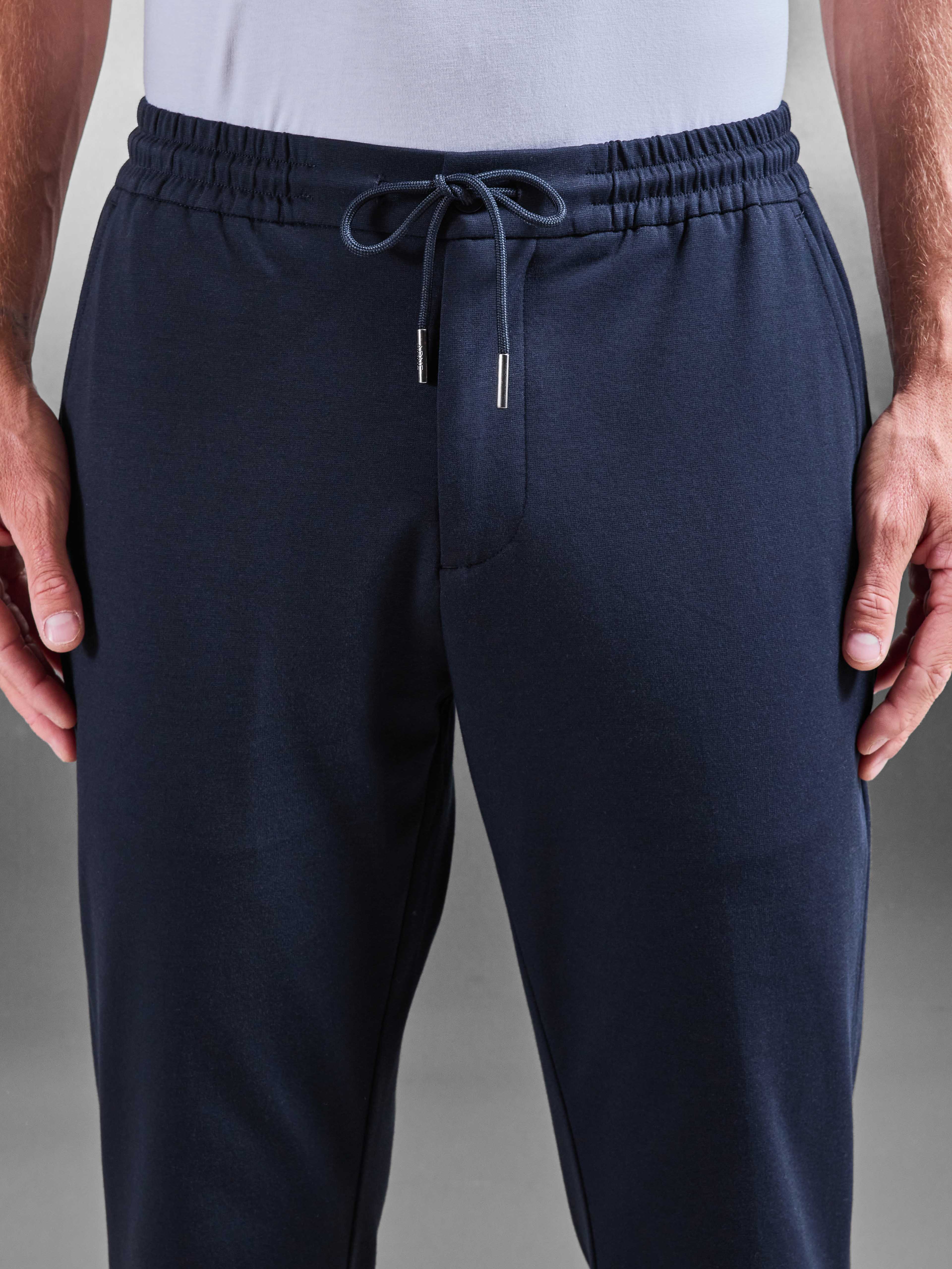 Athleisure Jogger in Navy