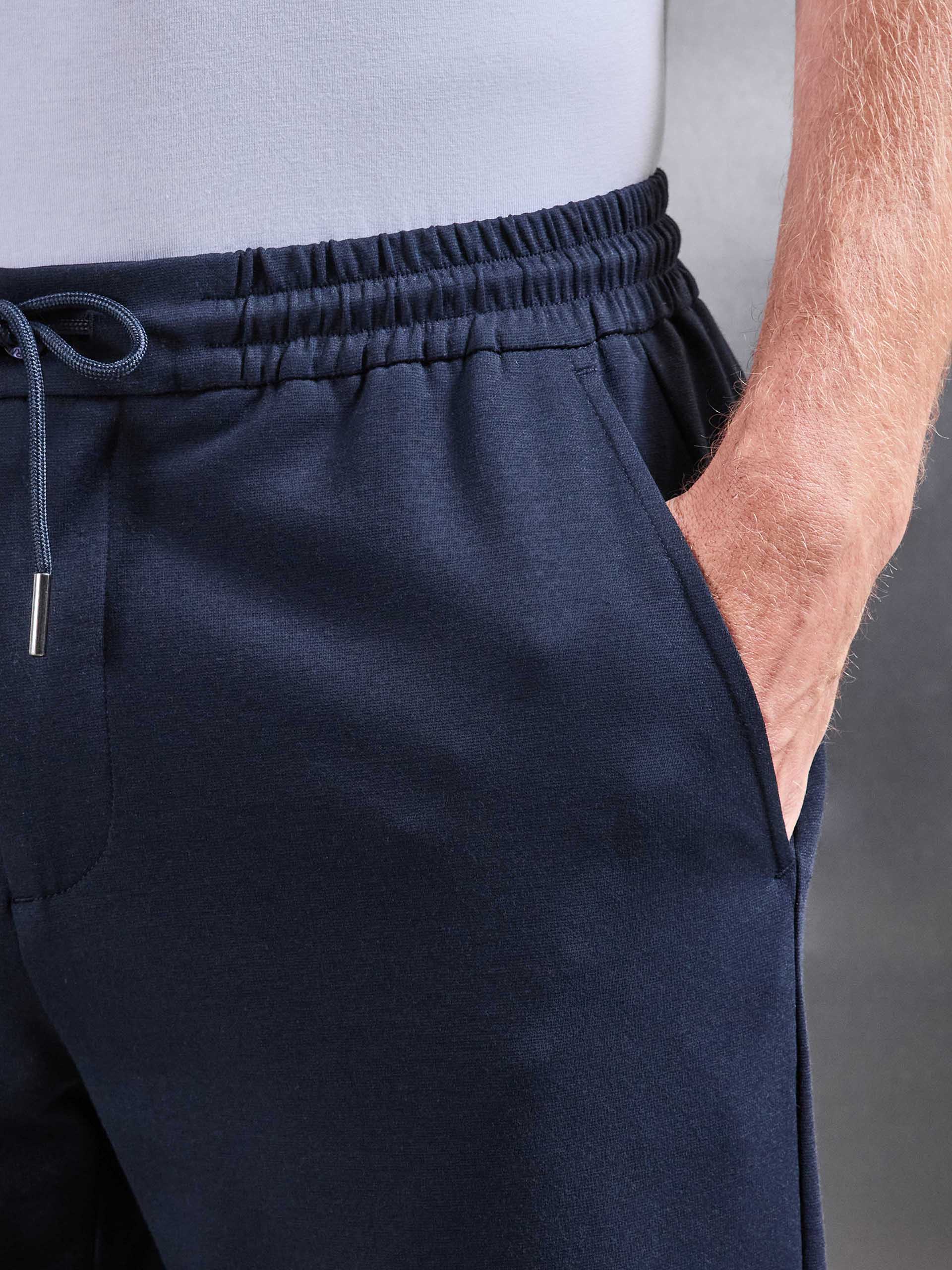 Athleisure Jogger in Navy