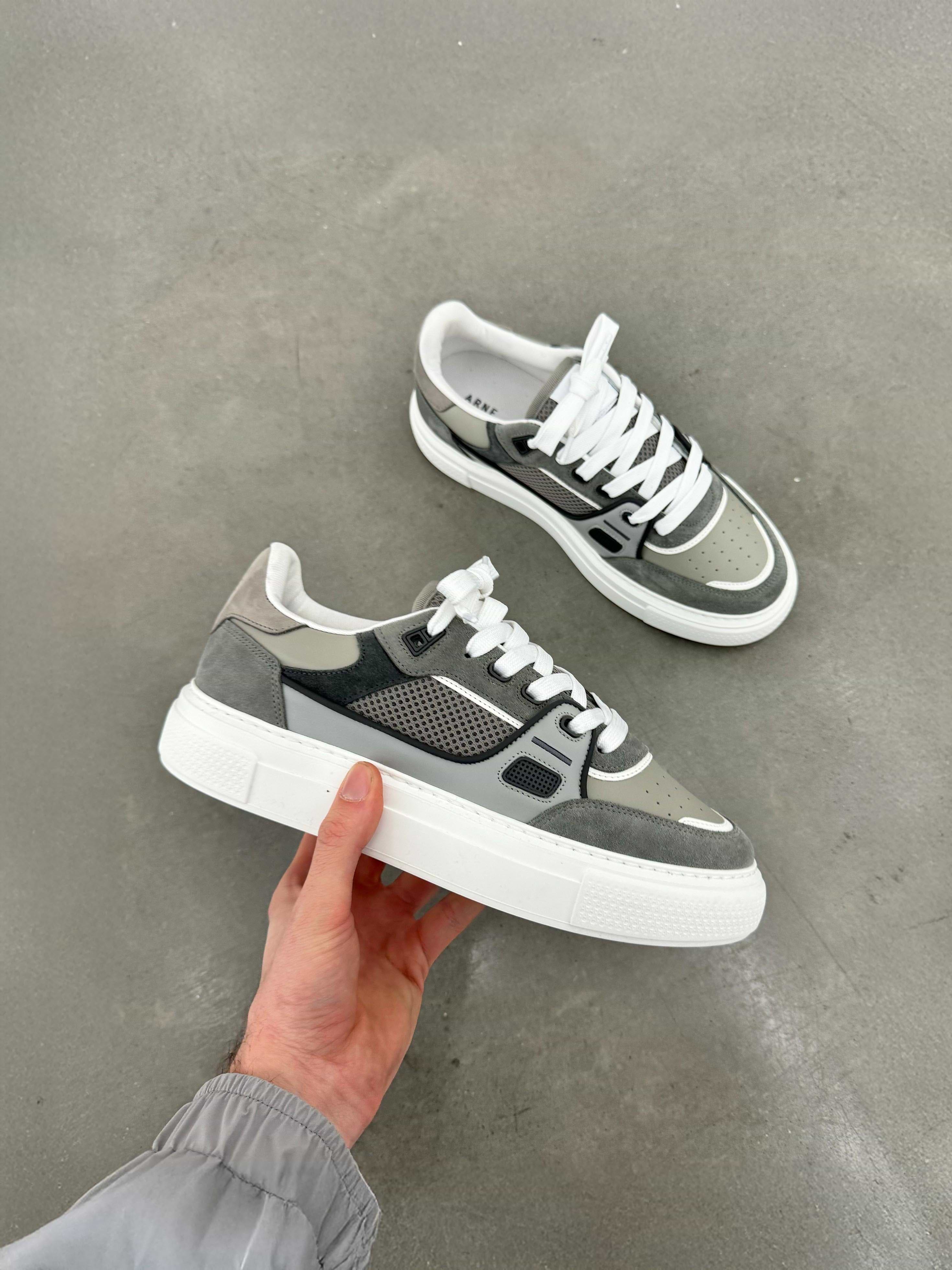 Atlas Trainer in Stone