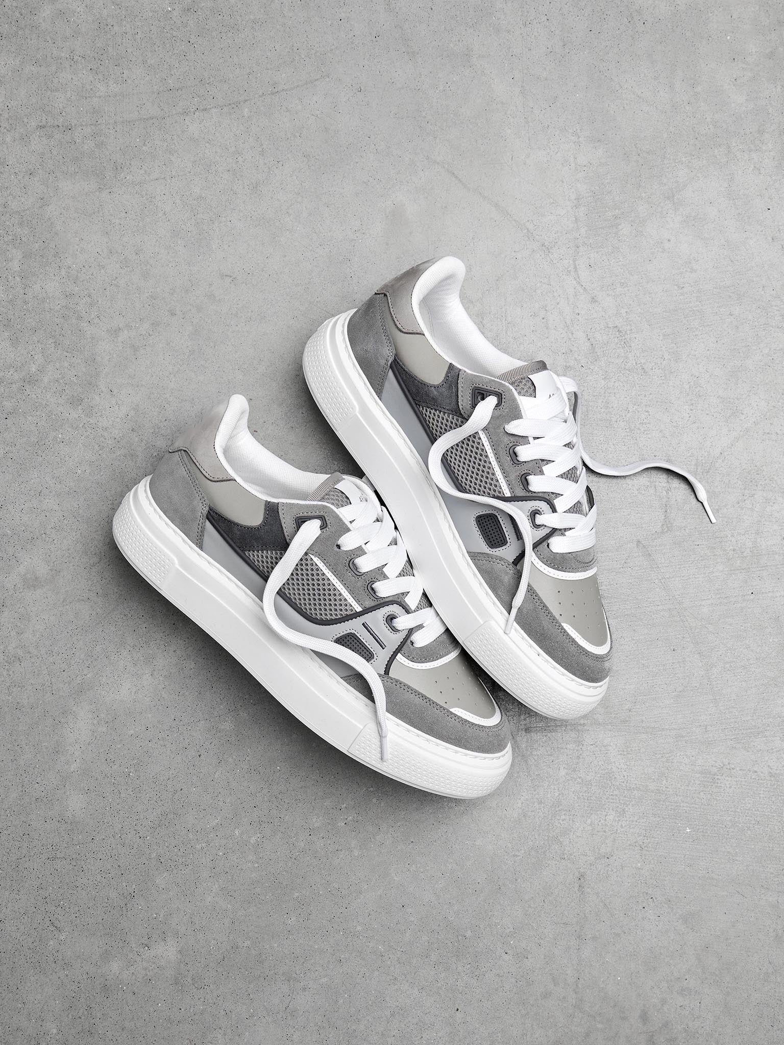 Atlas Trainer in Stone