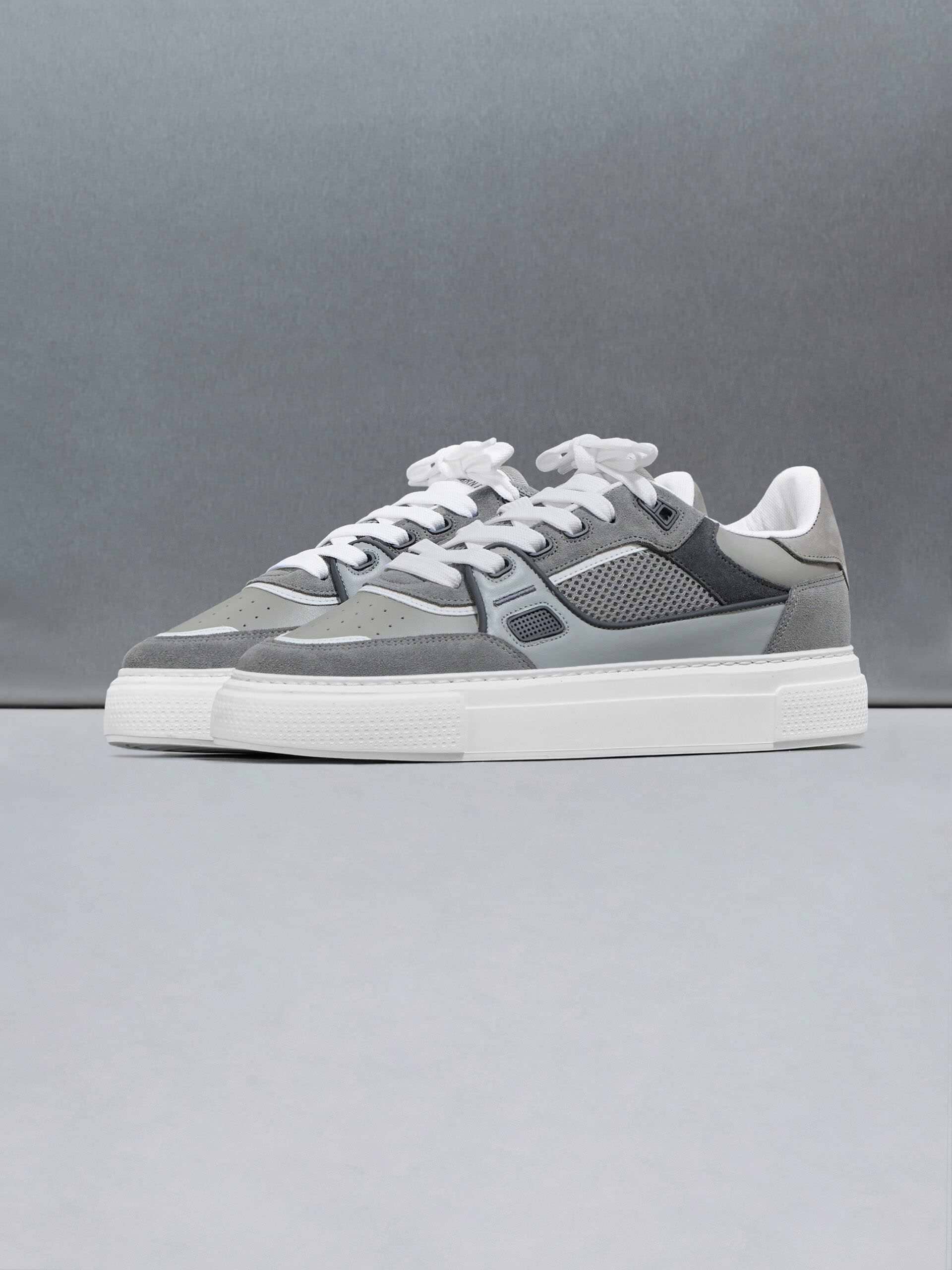 Atlas Trainer in Stone