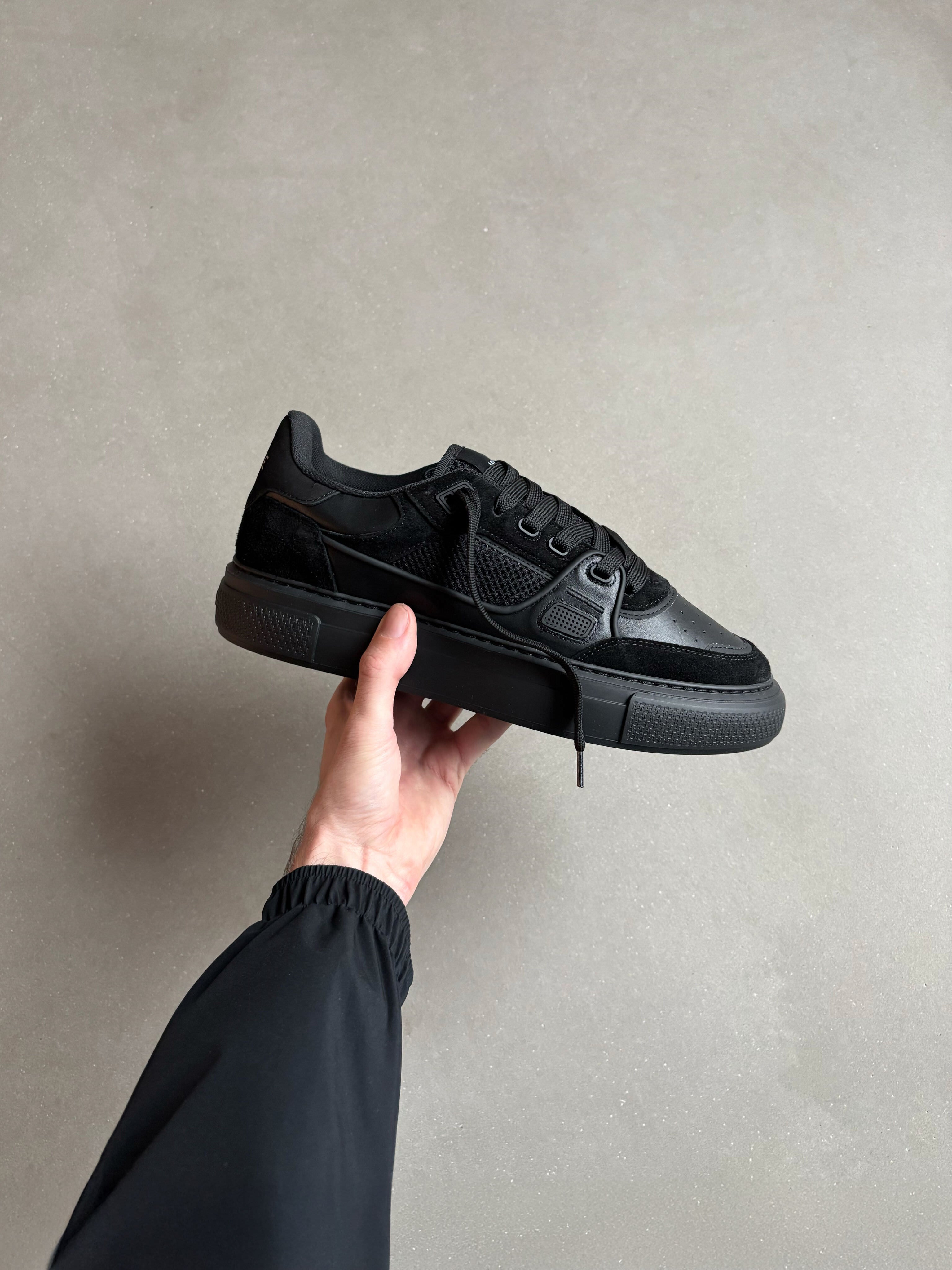Atlas Trainer in Triple Black