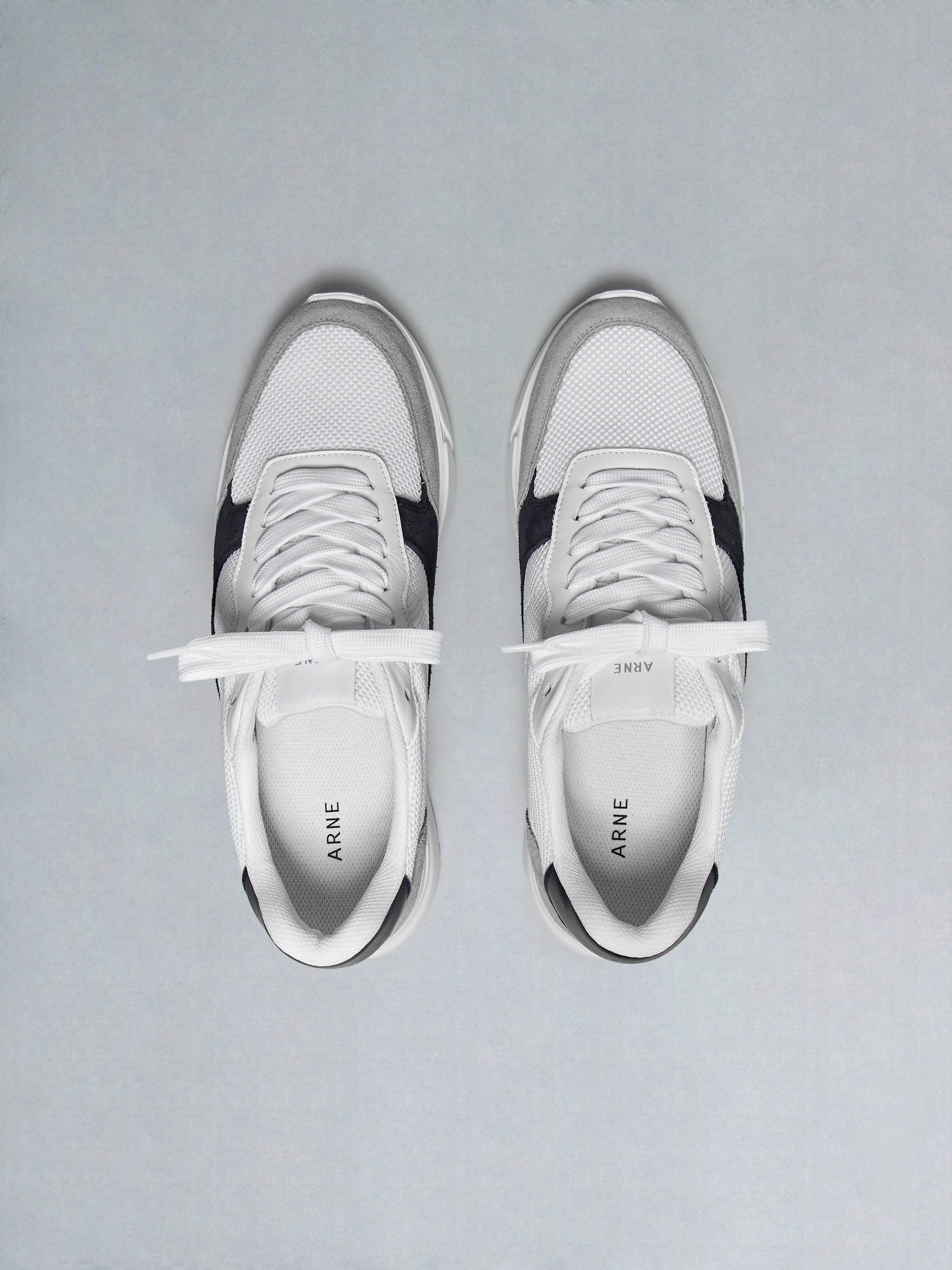 Active Runner in White Navy