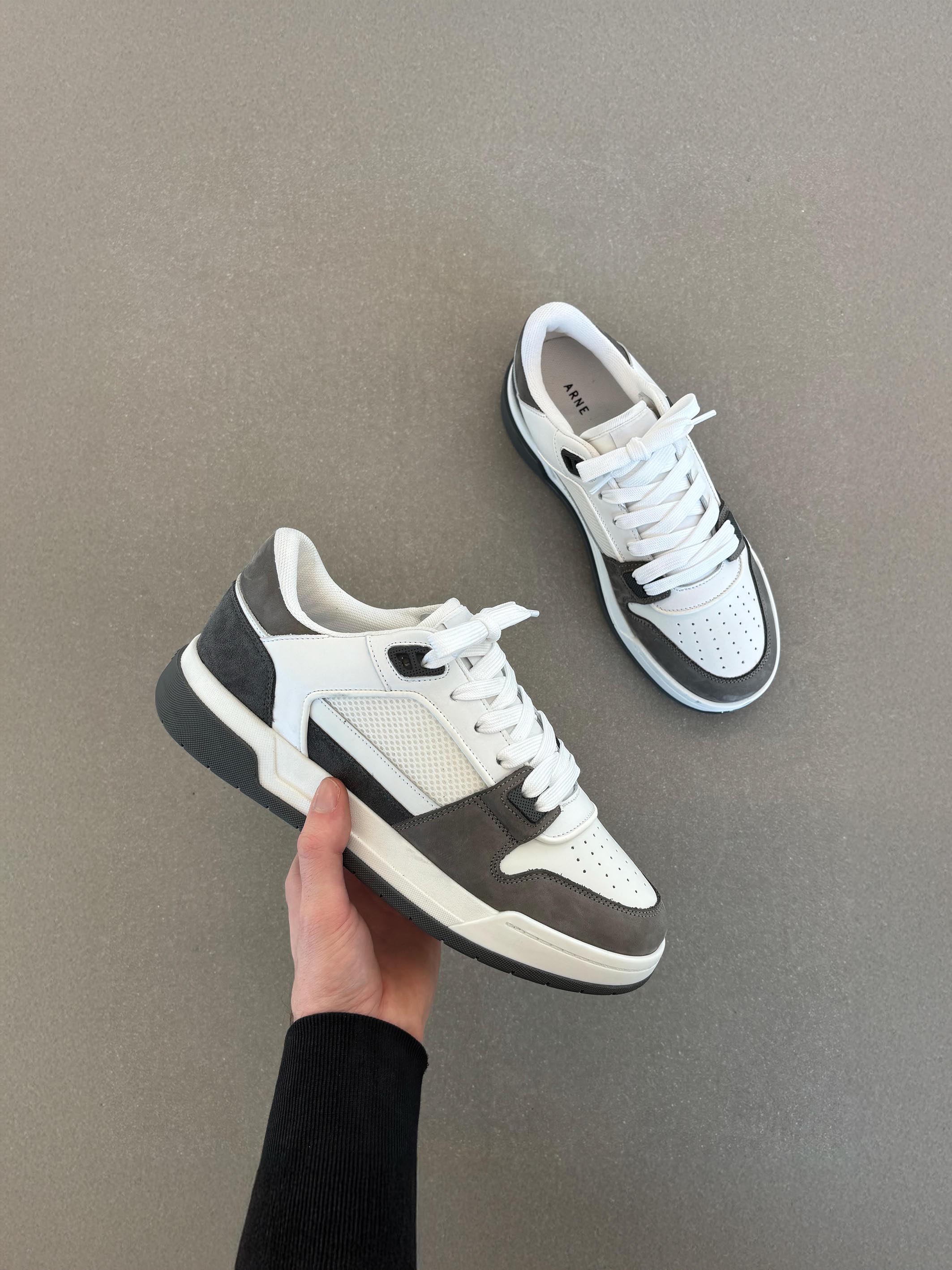 Basket Trainer in White Autumn