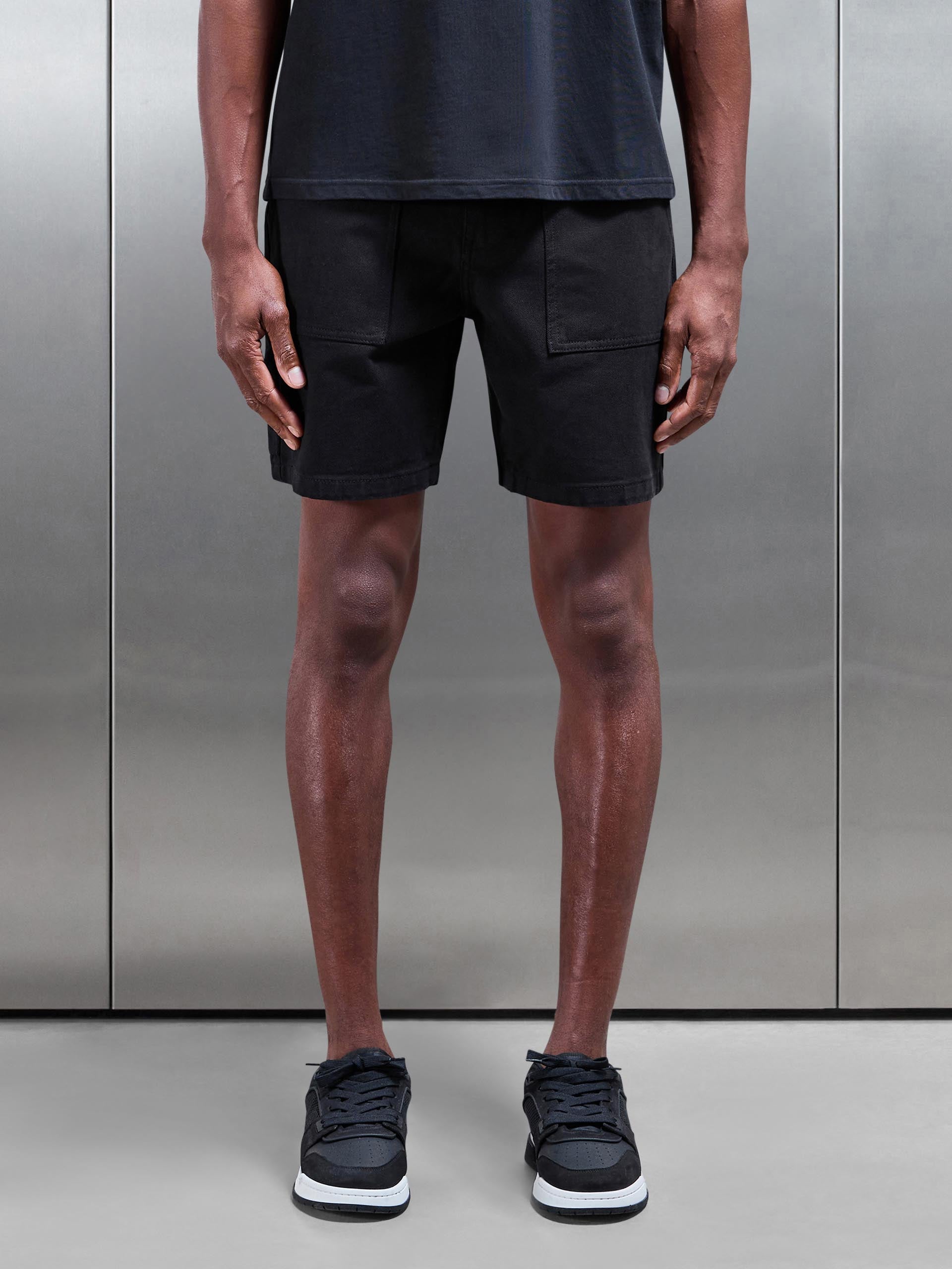 Carpenter Pocket Short in Black