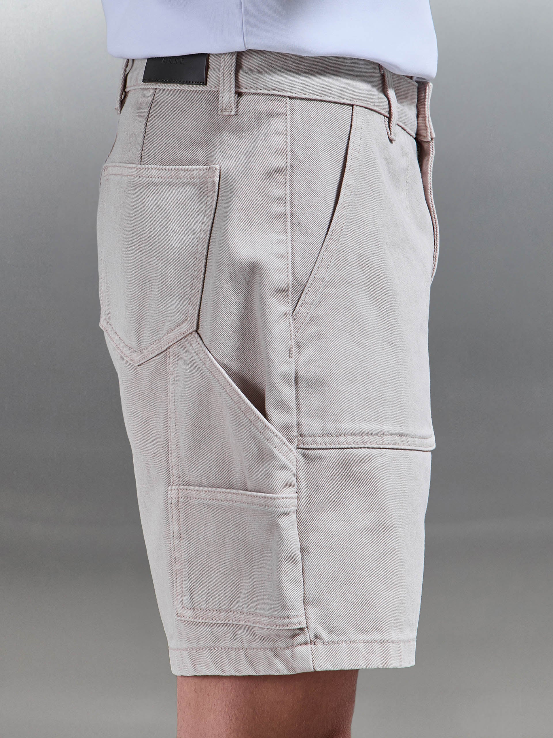 Carpenter Short in Stone