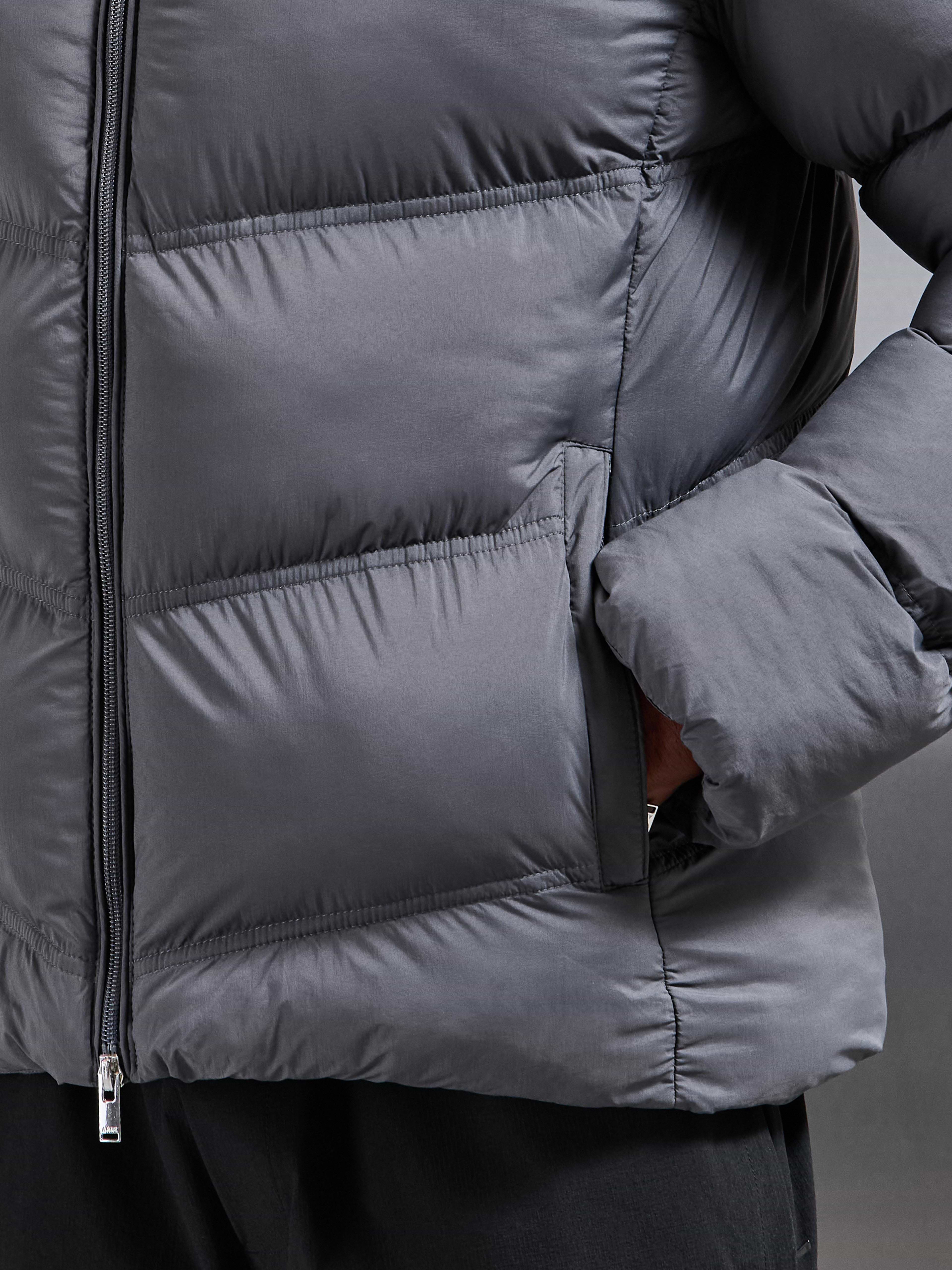 Chevron Puffer Jacket in Grey