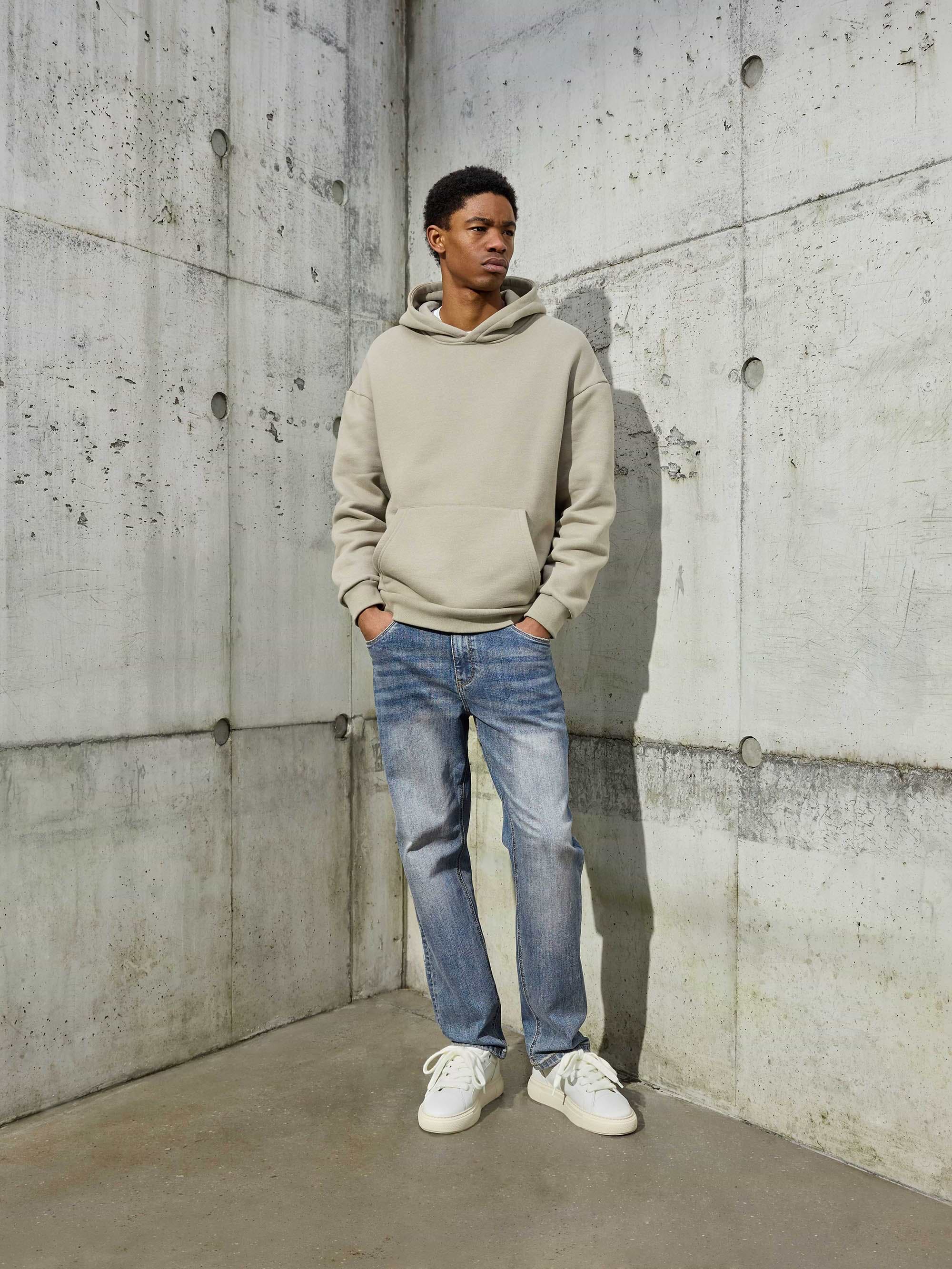 Chunky Essential Trainer in White Beige