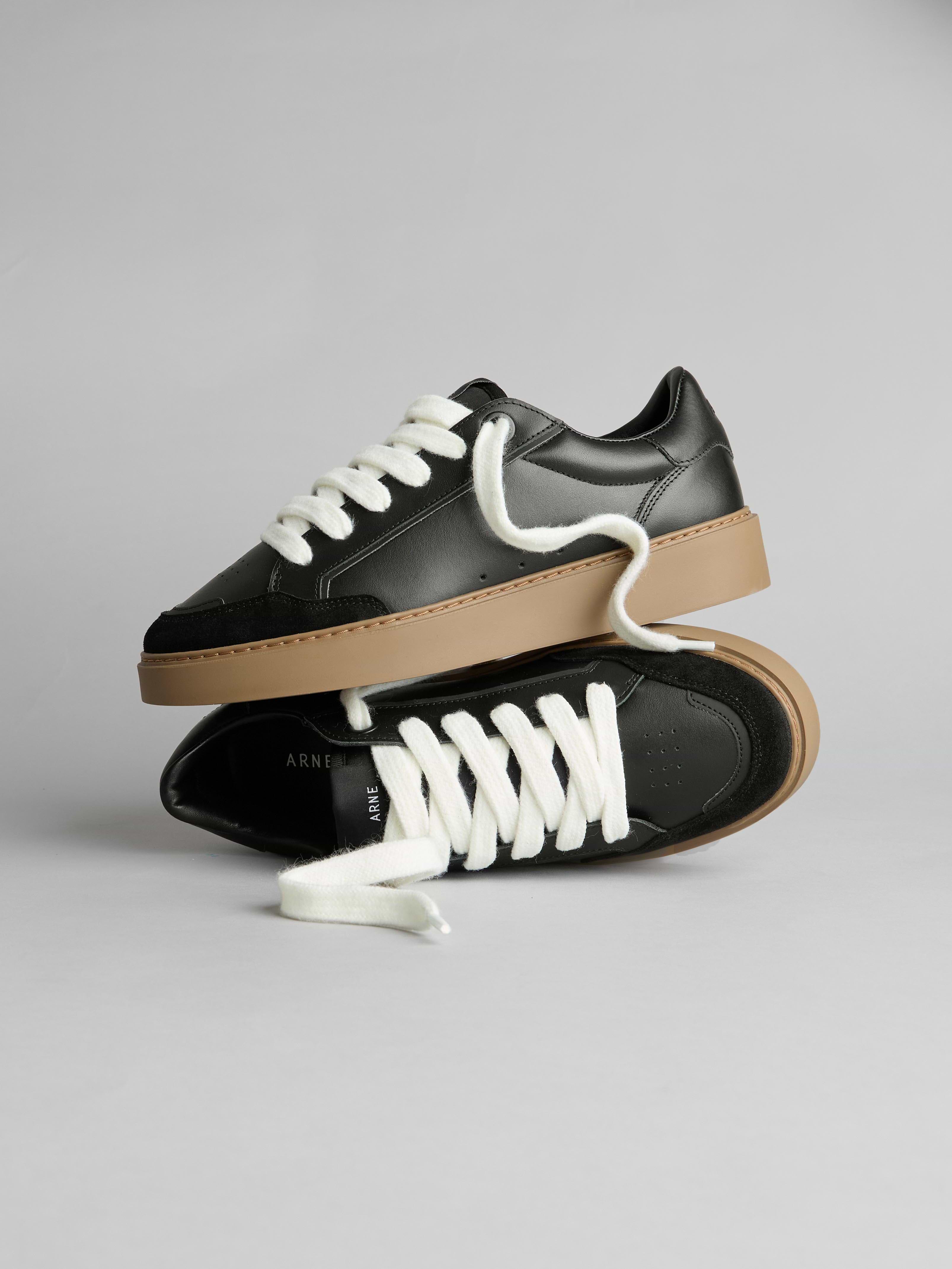 Chunky Mid Essential Leather Trainer in Black