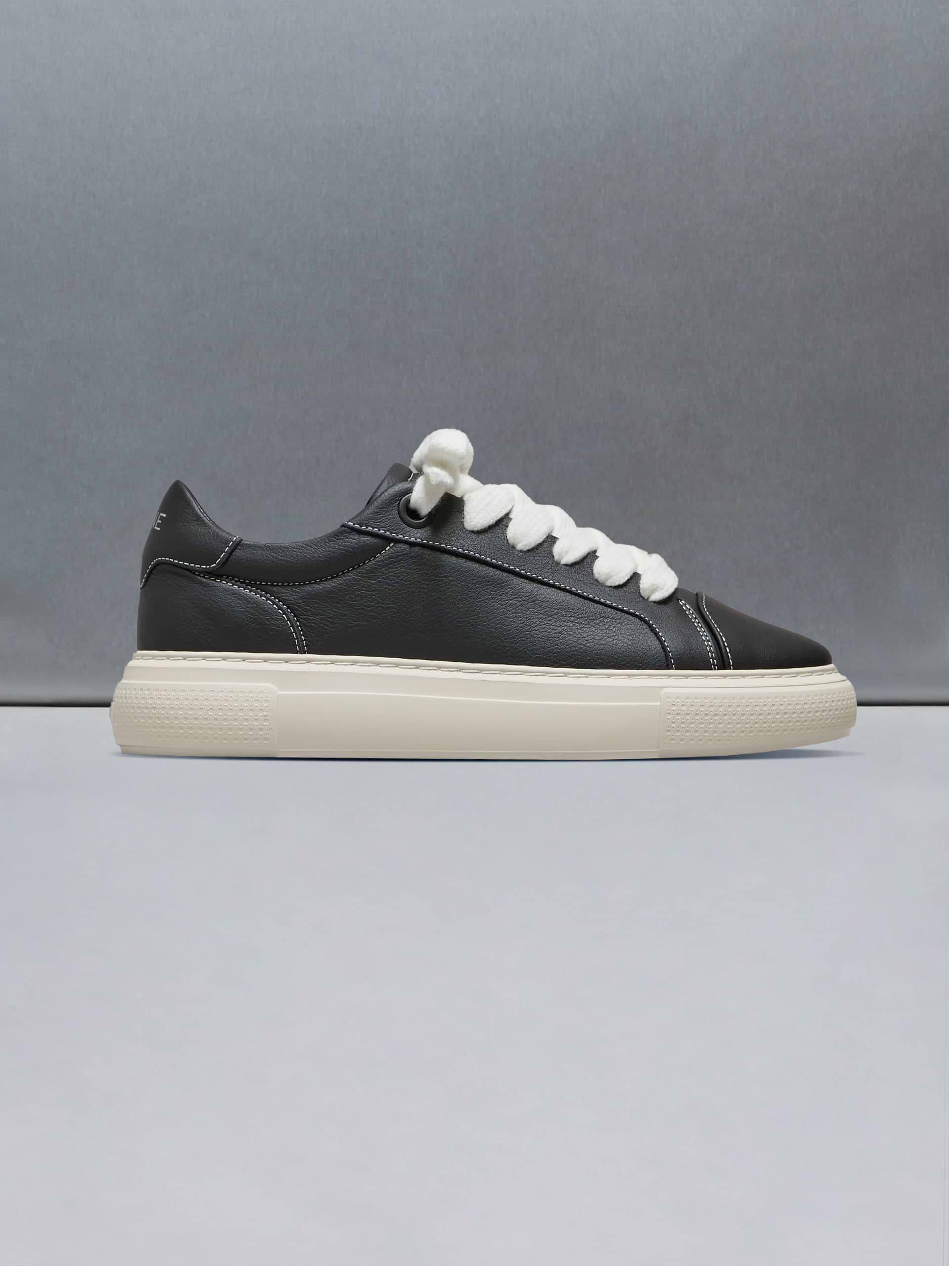 Chunky Essential Trainer in Black
