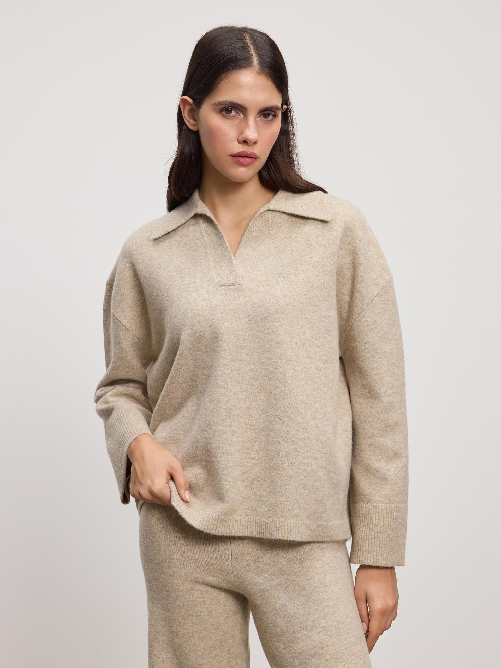 Womens Chunky Wool Revere Collar Polo in Stone