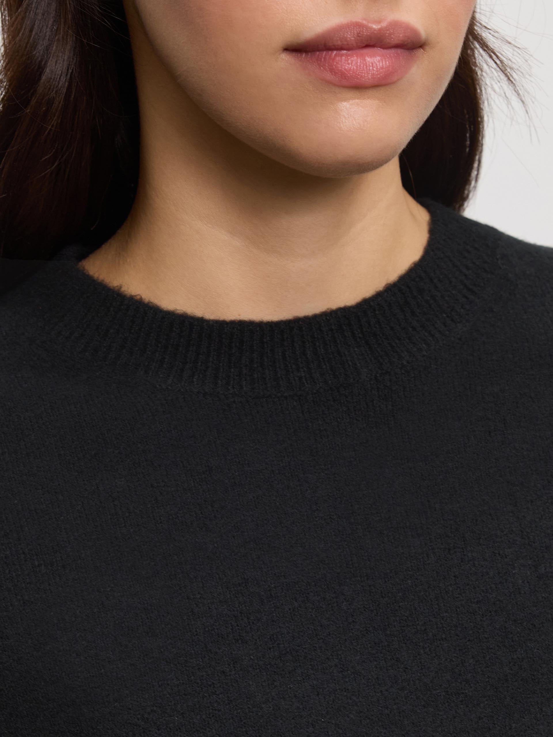 Womens Chunky Wool Sweatshirt in Black