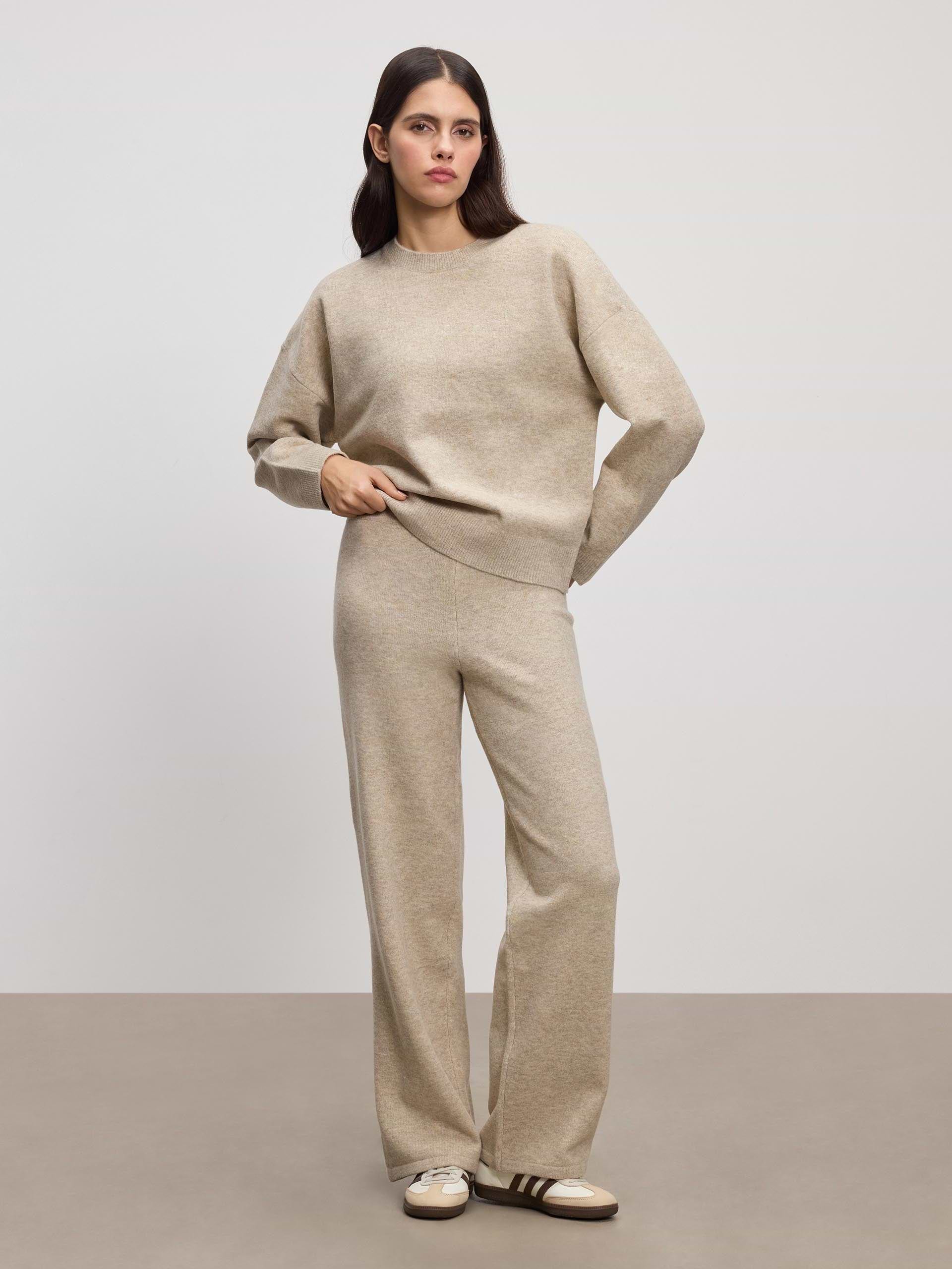 Womens Chunky Wool Jogger in Stone