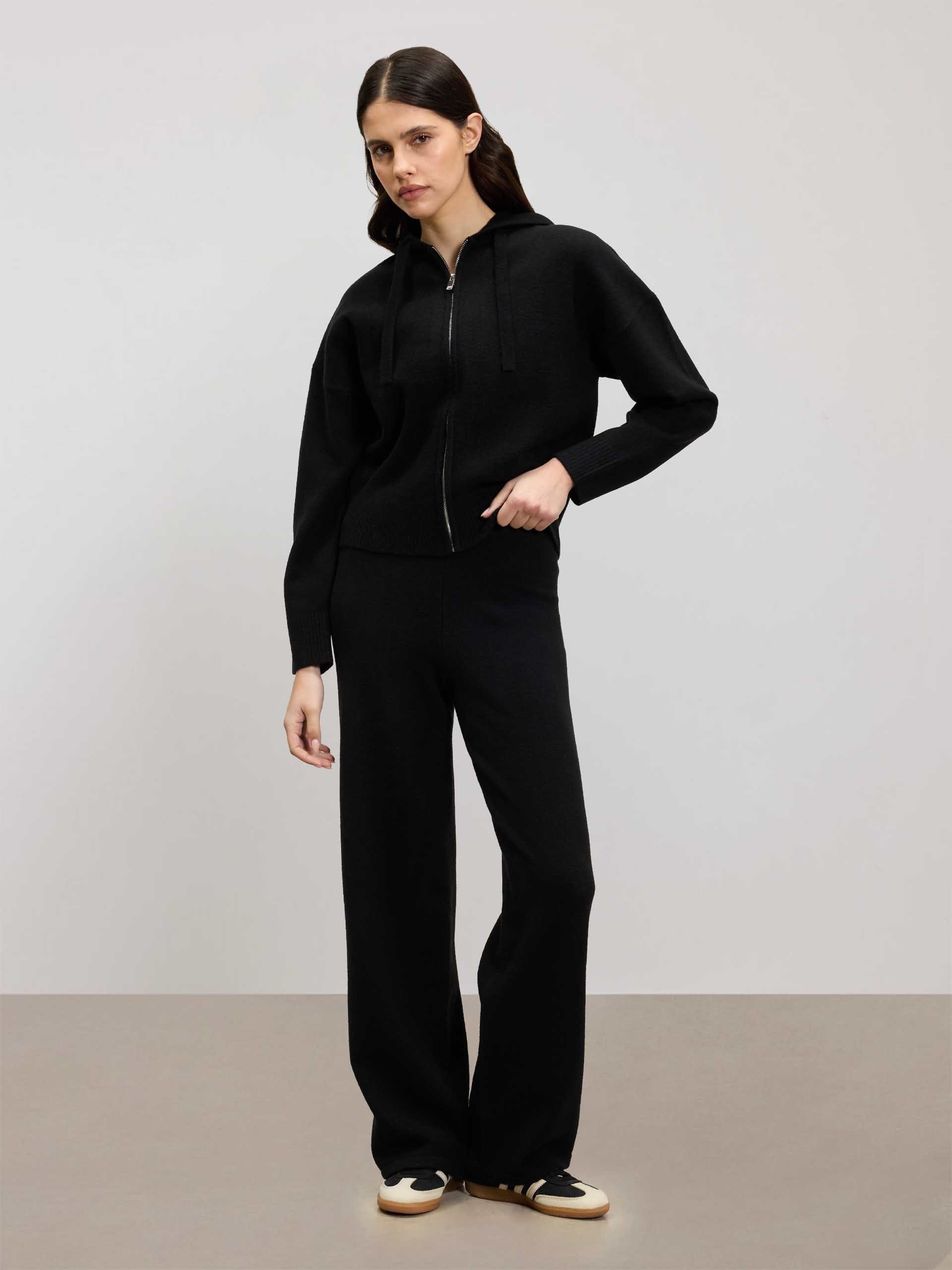 Womens Chunky Knitted Hoodie in Black