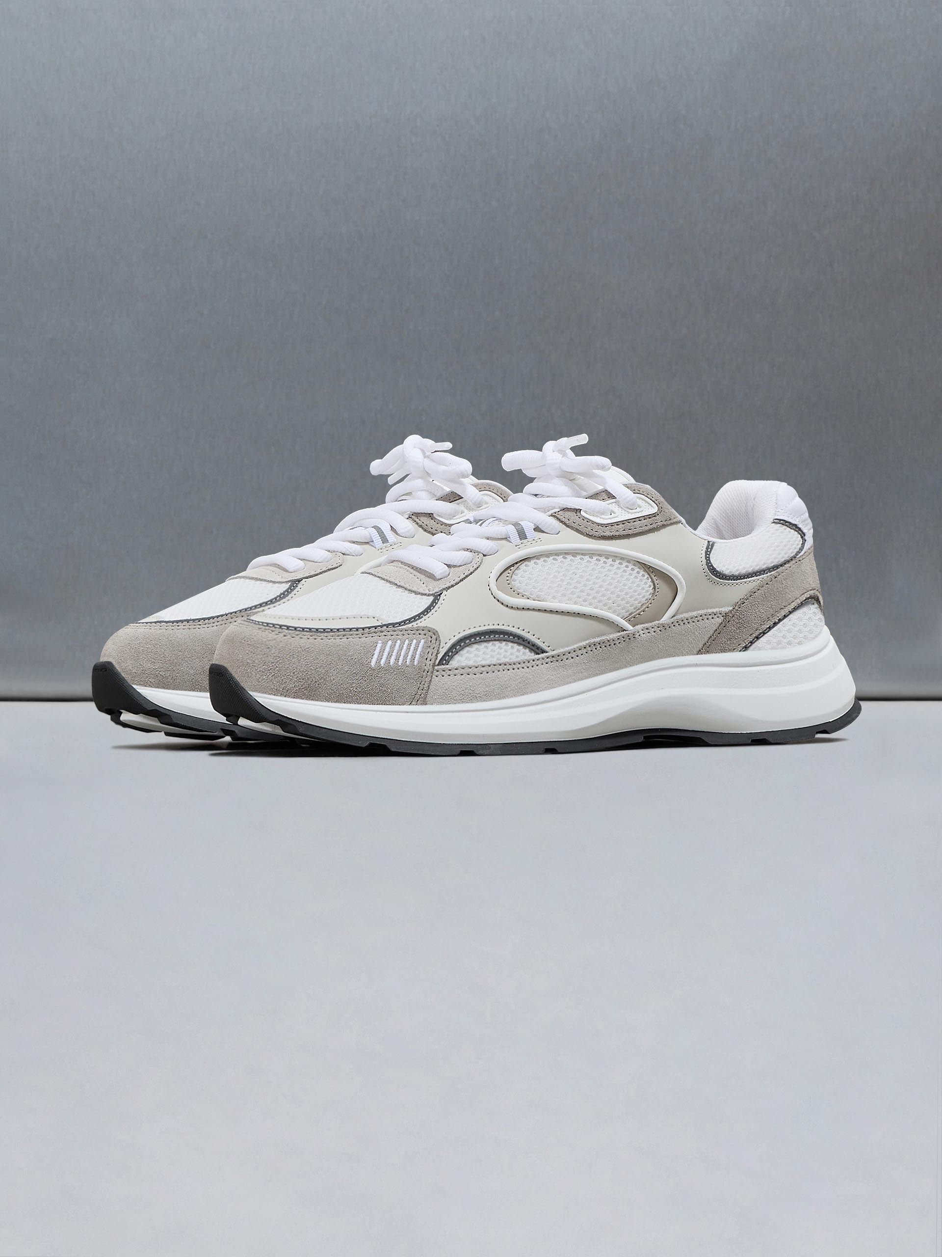 Circuit Trainer in White Stone