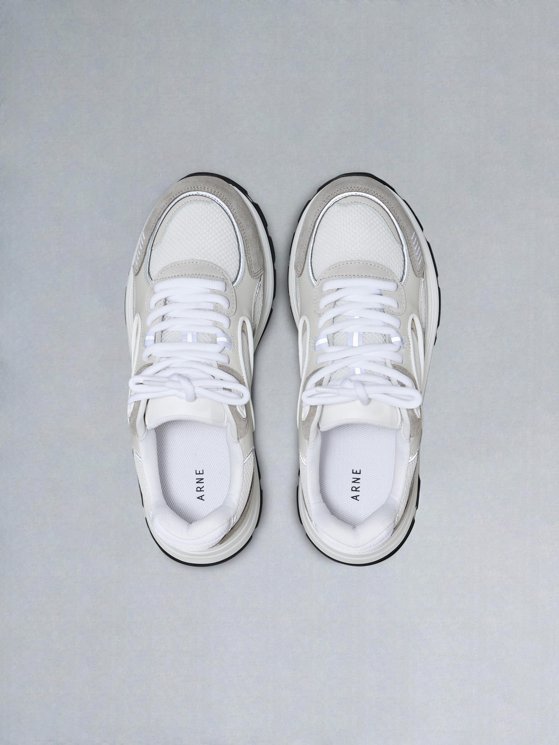 Circuit Trainer in White Stone