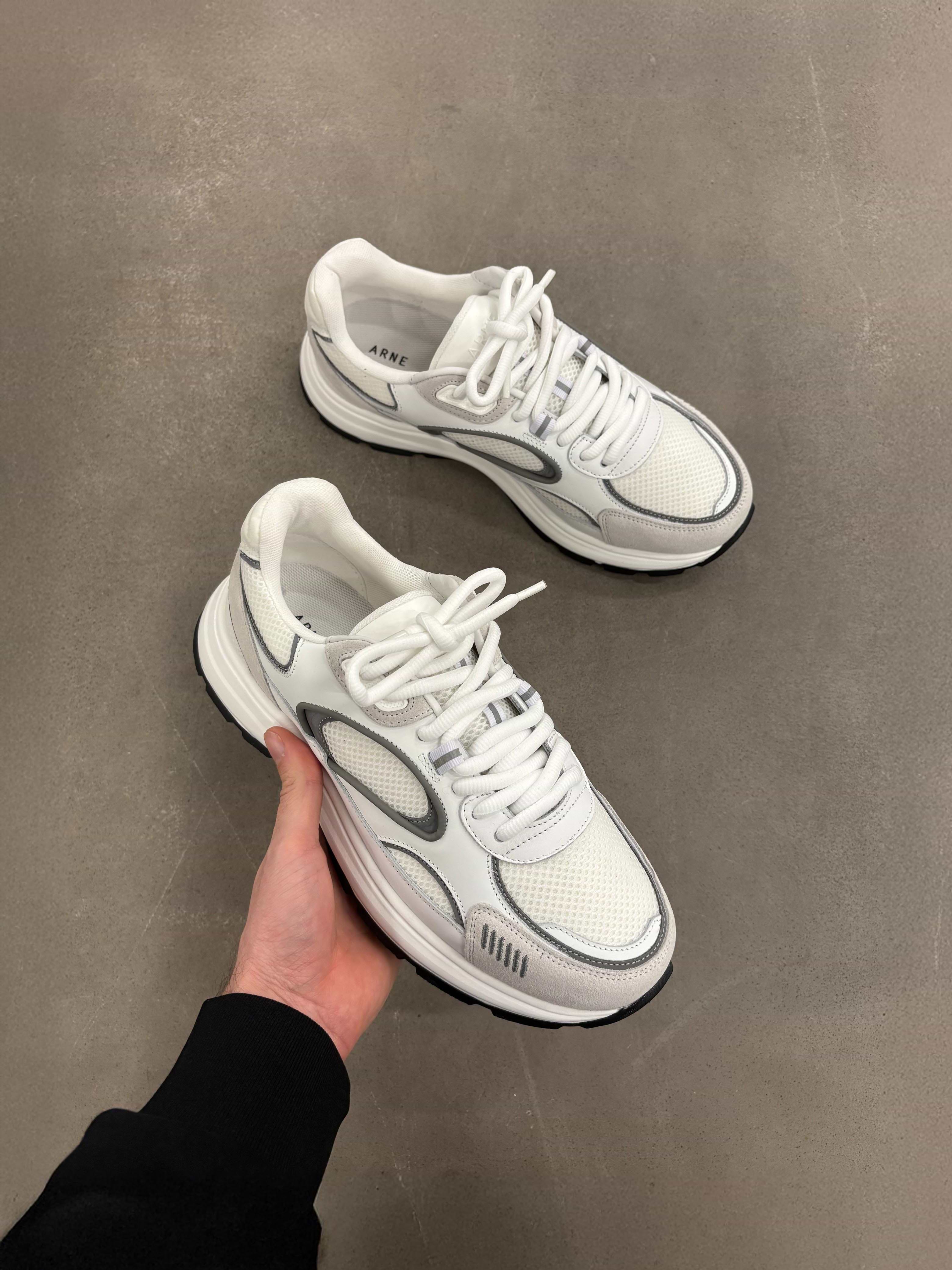 Circuit Trainer in White