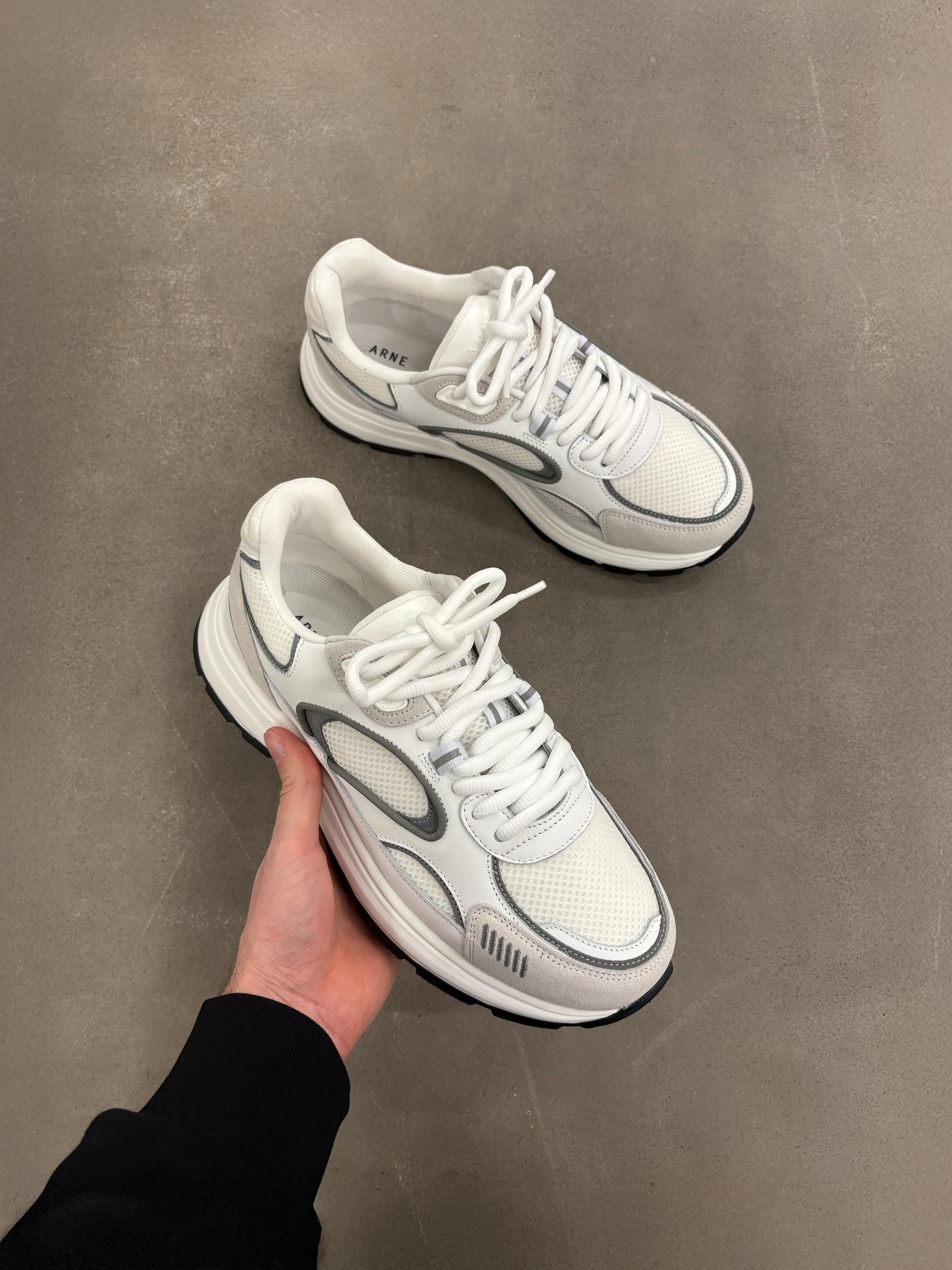 Circuit Trainer in White