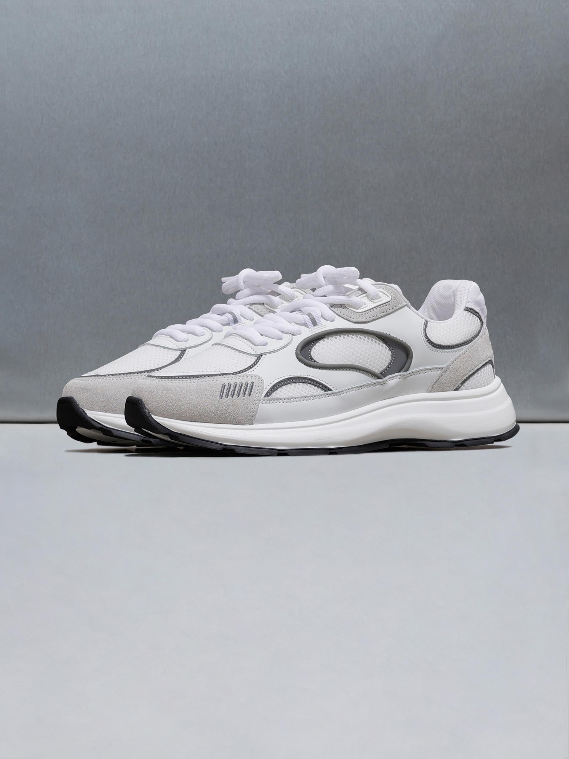 Circuit Trainer in White