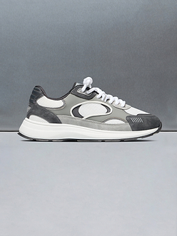 Circuit Trainer in White Grey