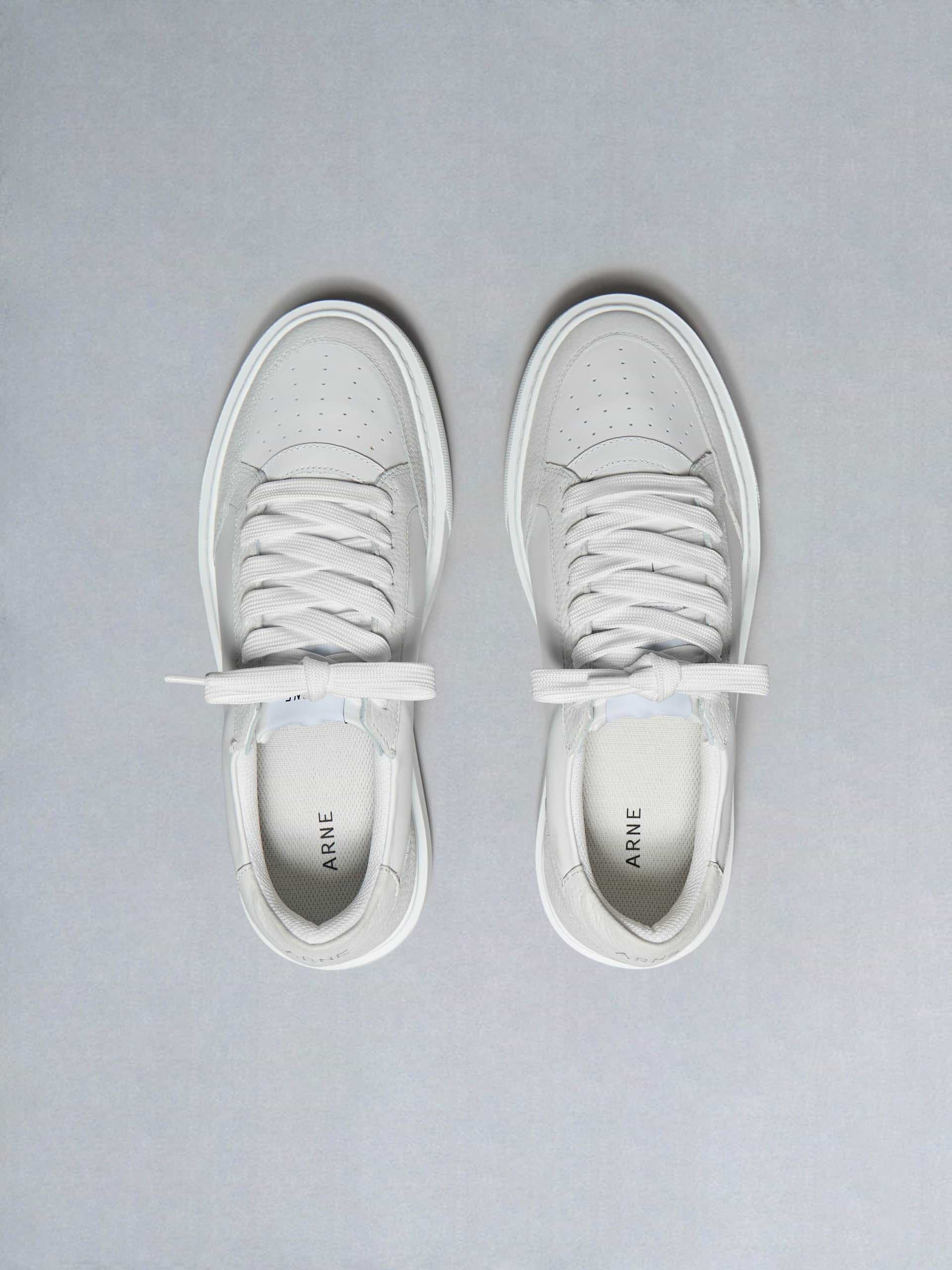 Court Trainer 2.0 in White Ice
