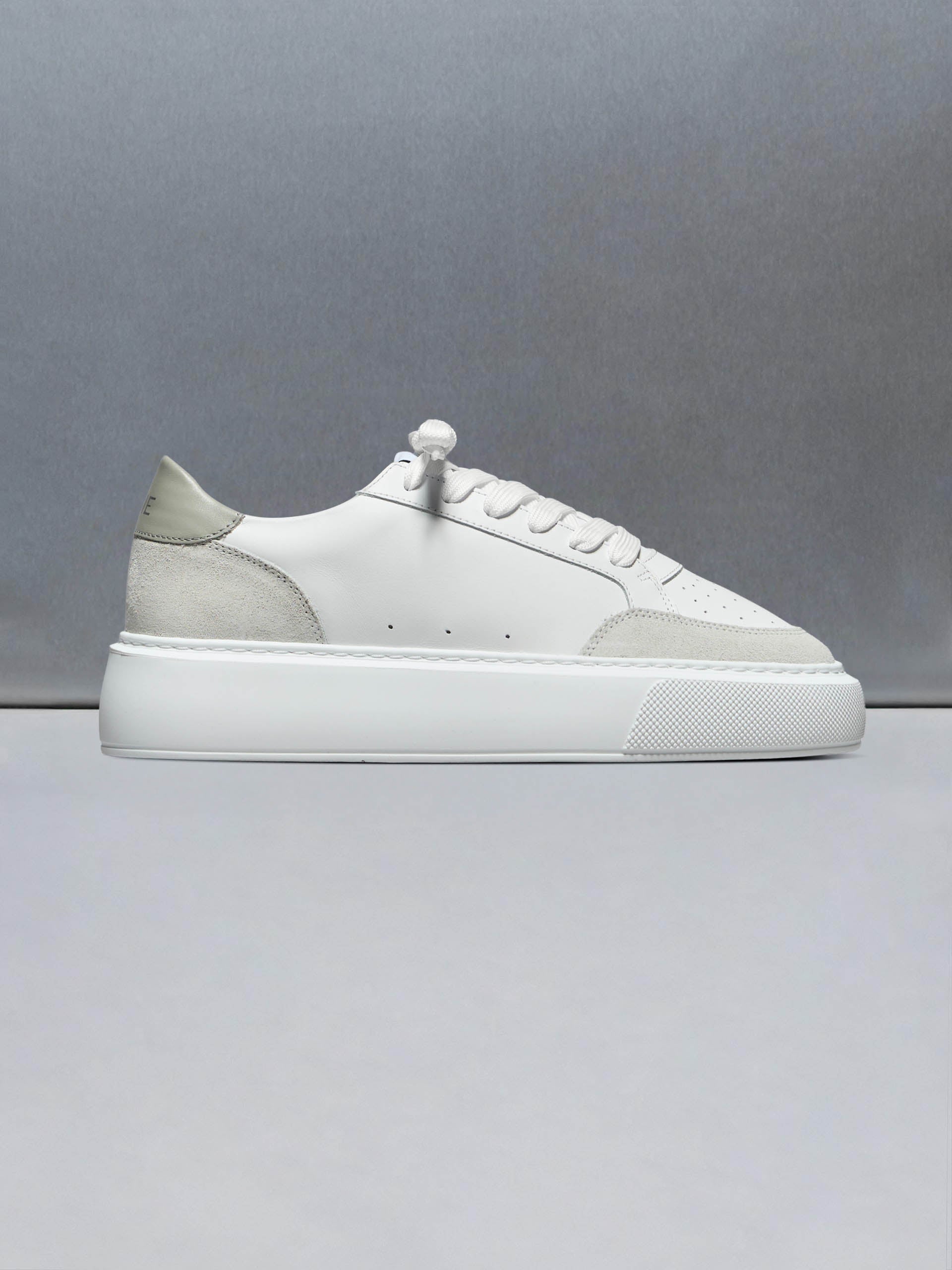 Court Trainer 2.0 in White Olive