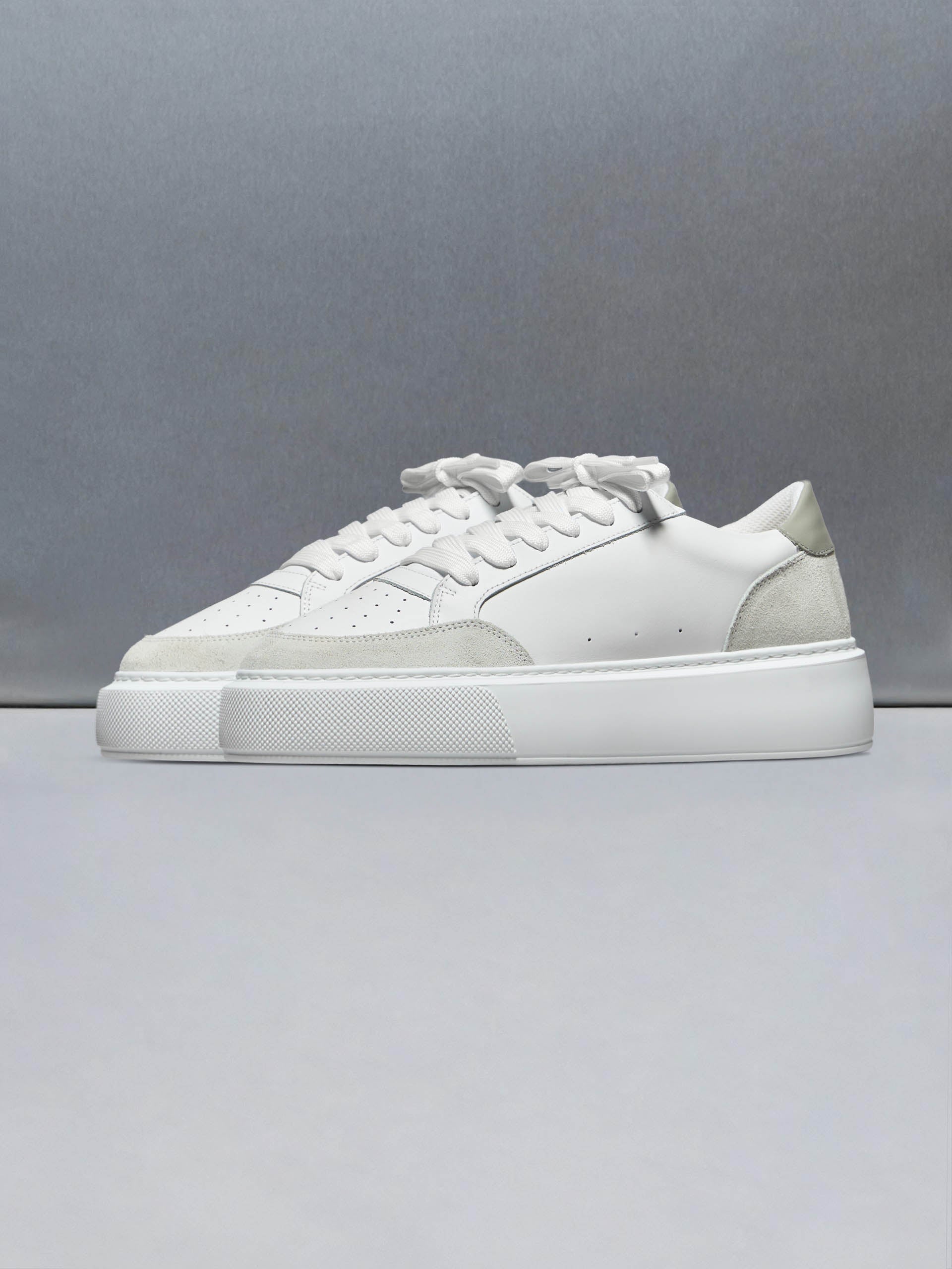 Court Trainer 2.0 in White Olive