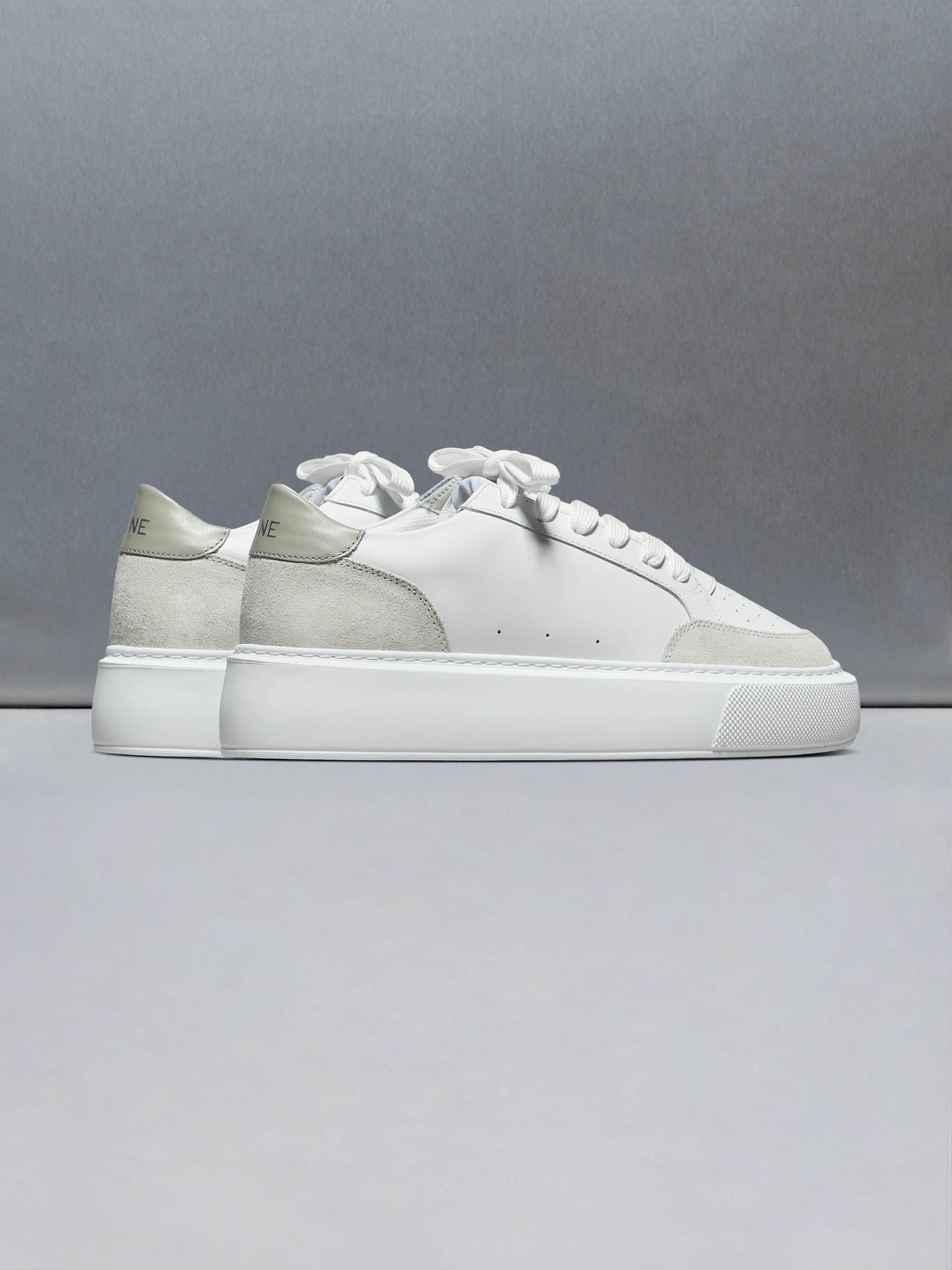 Court Trainer 2.0 in White Olive