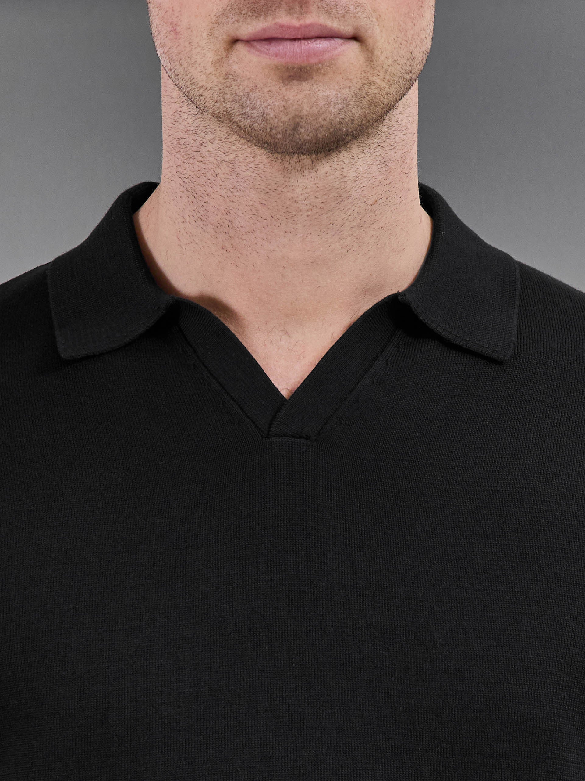 Cotton Knitted Revere Collar Polo Shirt in Black