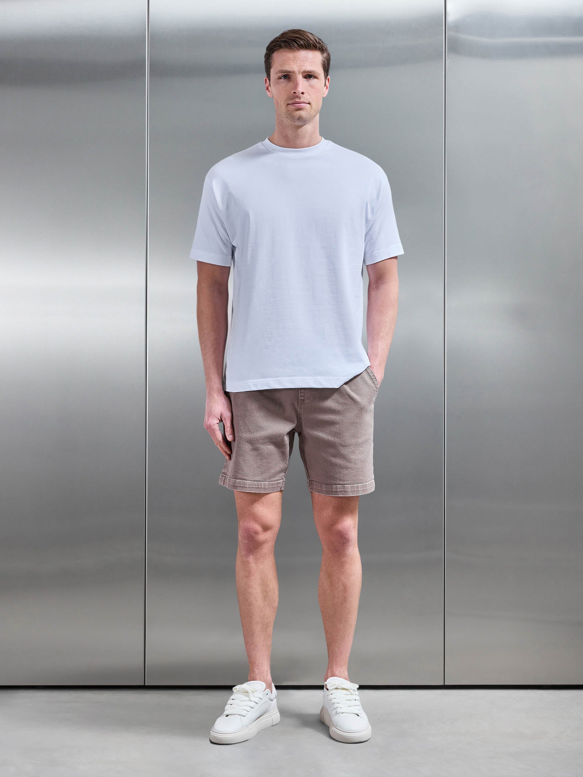 Cotton Twill Stretch Short in Taupe