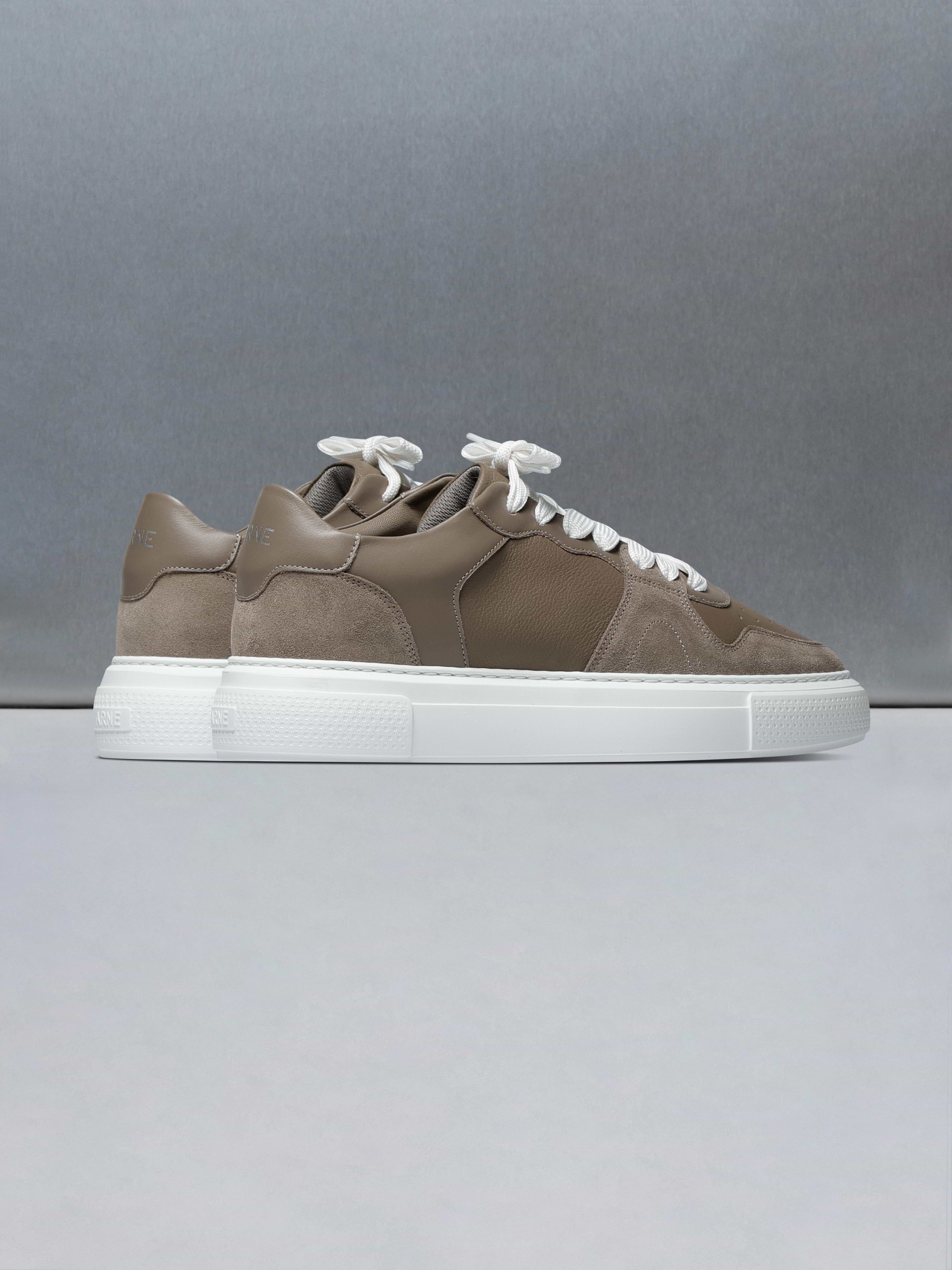 Court Trainer in Taupe White