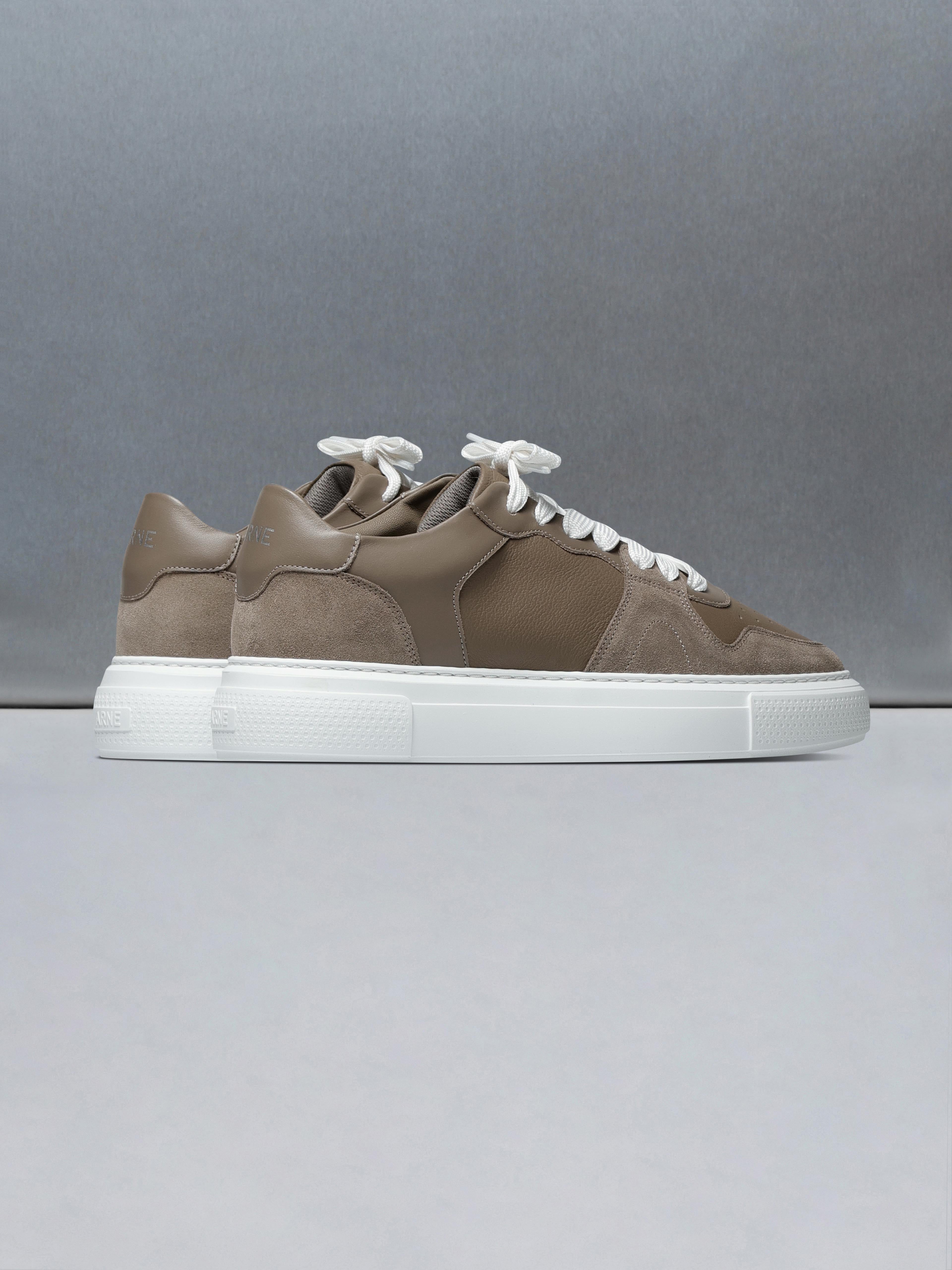 Court Trainer in Taupe White