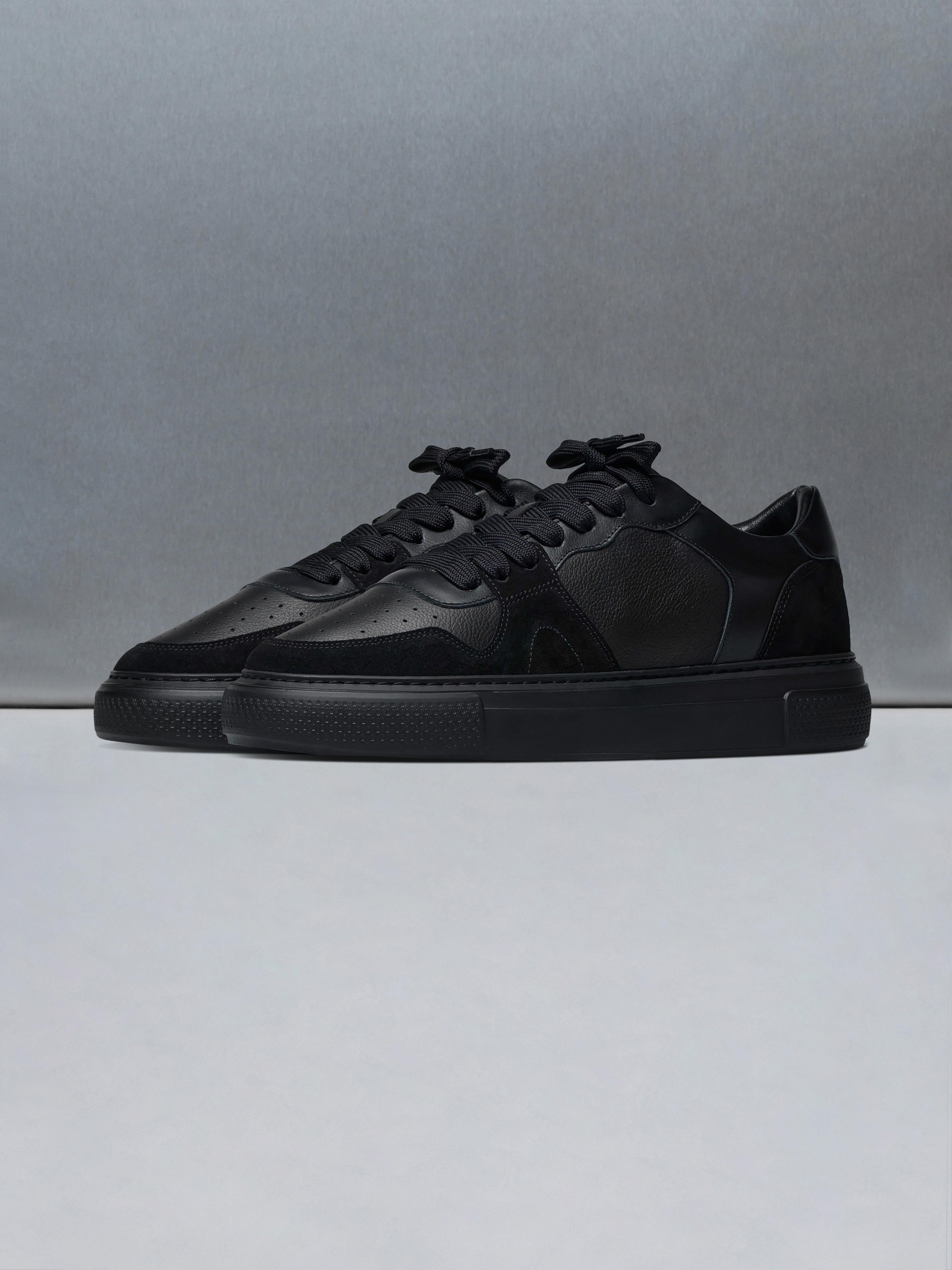 Court Trainer in Triple Black